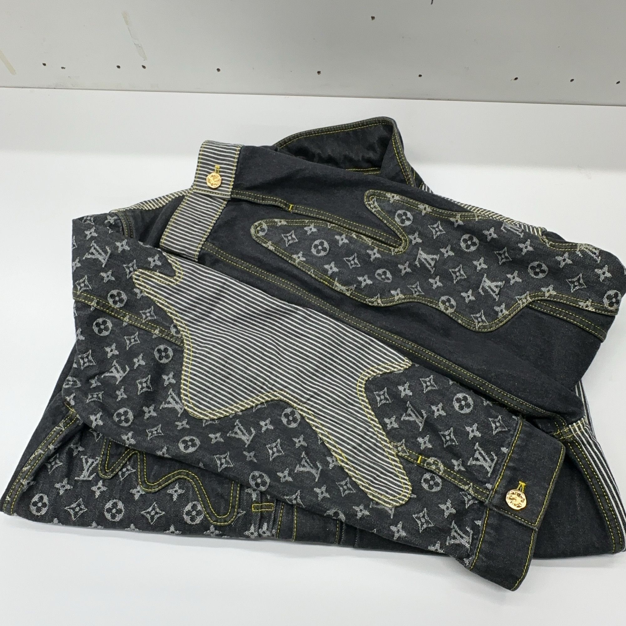 Louis Vuitton Louis Vuitton Monogram Patchwork Denim Jacket Size 50 Size US M / EU 48-50 / 2 - 8 Thumbnail