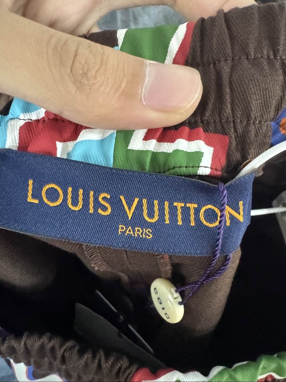 Louis Vuitton Louis Vuitton x NBA Letter Print Shorts Size S Size US 30 / EU 46 - 3 Thumbnail