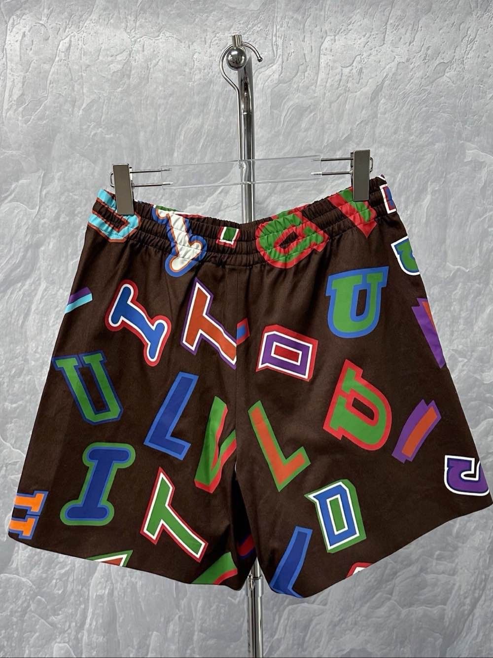 Louis Vuitton Louis Vuitton x NBA Letter Print Shorts Size S Size US 30 / EU 46 - 2 Thumbnail