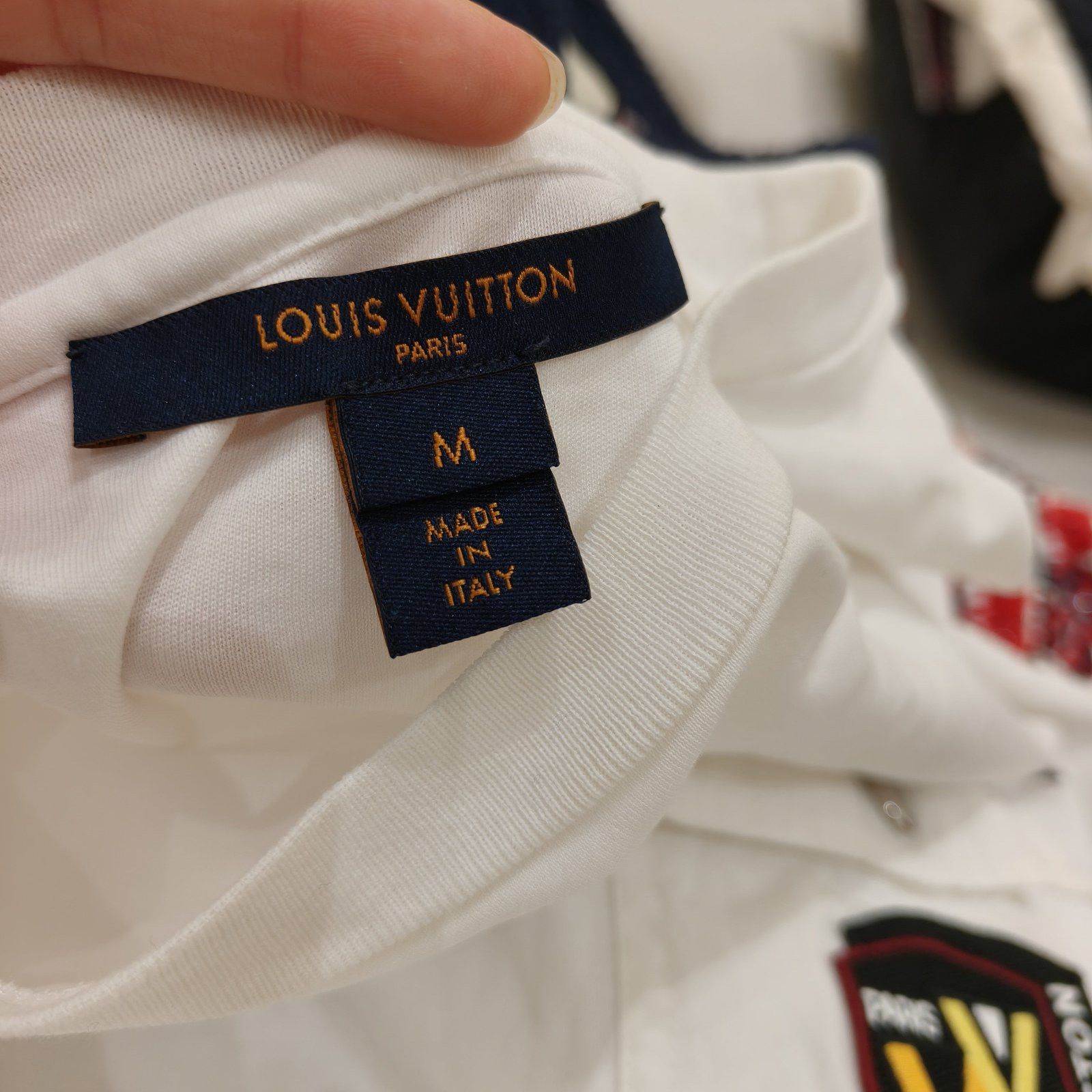 Louis Vuitton Louis Vuitton Patch Pocket T-Shirt Size M Size US M / EU 48-50 / 2 - 8 Thumbnail