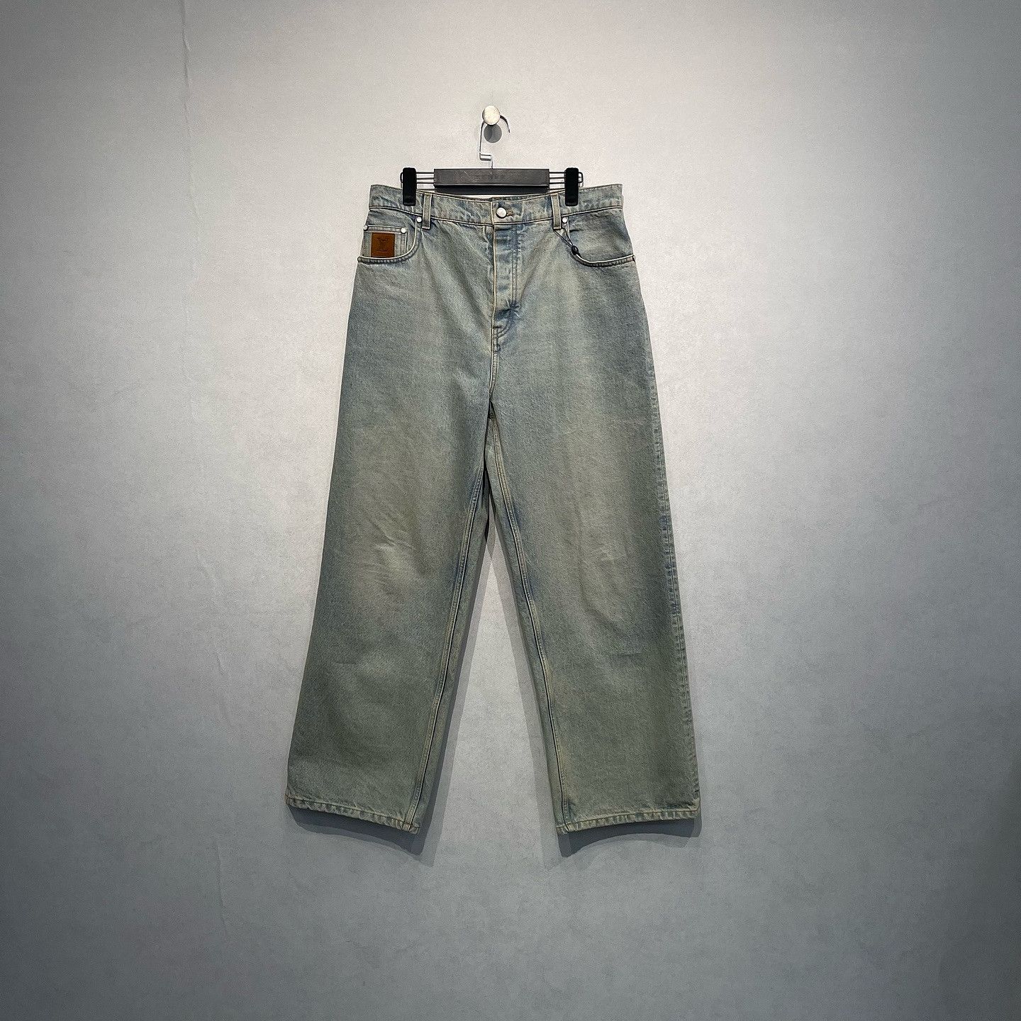 Louis Vuitton Louis Vuitton Staples Edition Denim Jeans Size 32 Size US 32 / EU 48 - 9 Thumbnail
