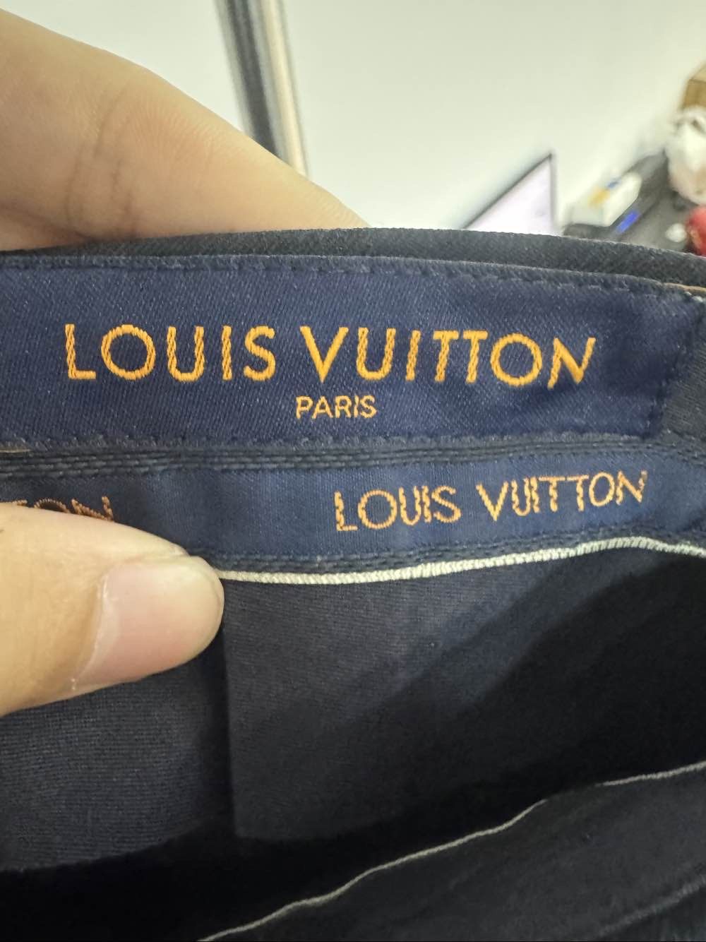 Louis Vuitton Louis Vuitton Logo Embroidered Shorts Size 32 Size US 40 / EU 56 - 3 Thumbnail