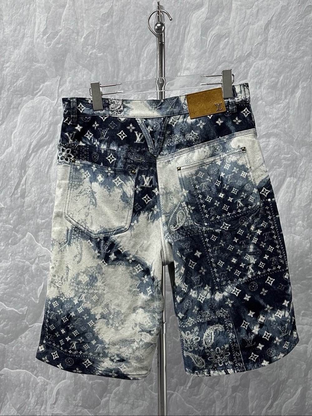 Louis Vuitton Louis Vuitton Monogram Bandana Denim Shorts Size 31 Size US 31 - 2 Thumbnail