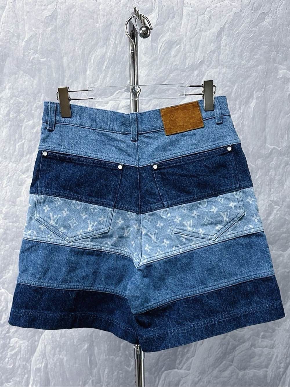 Louis Vuitton Louis Vuitton Monogram Panel Shorts Size 29 Size US 29 - 2 Thumbnail