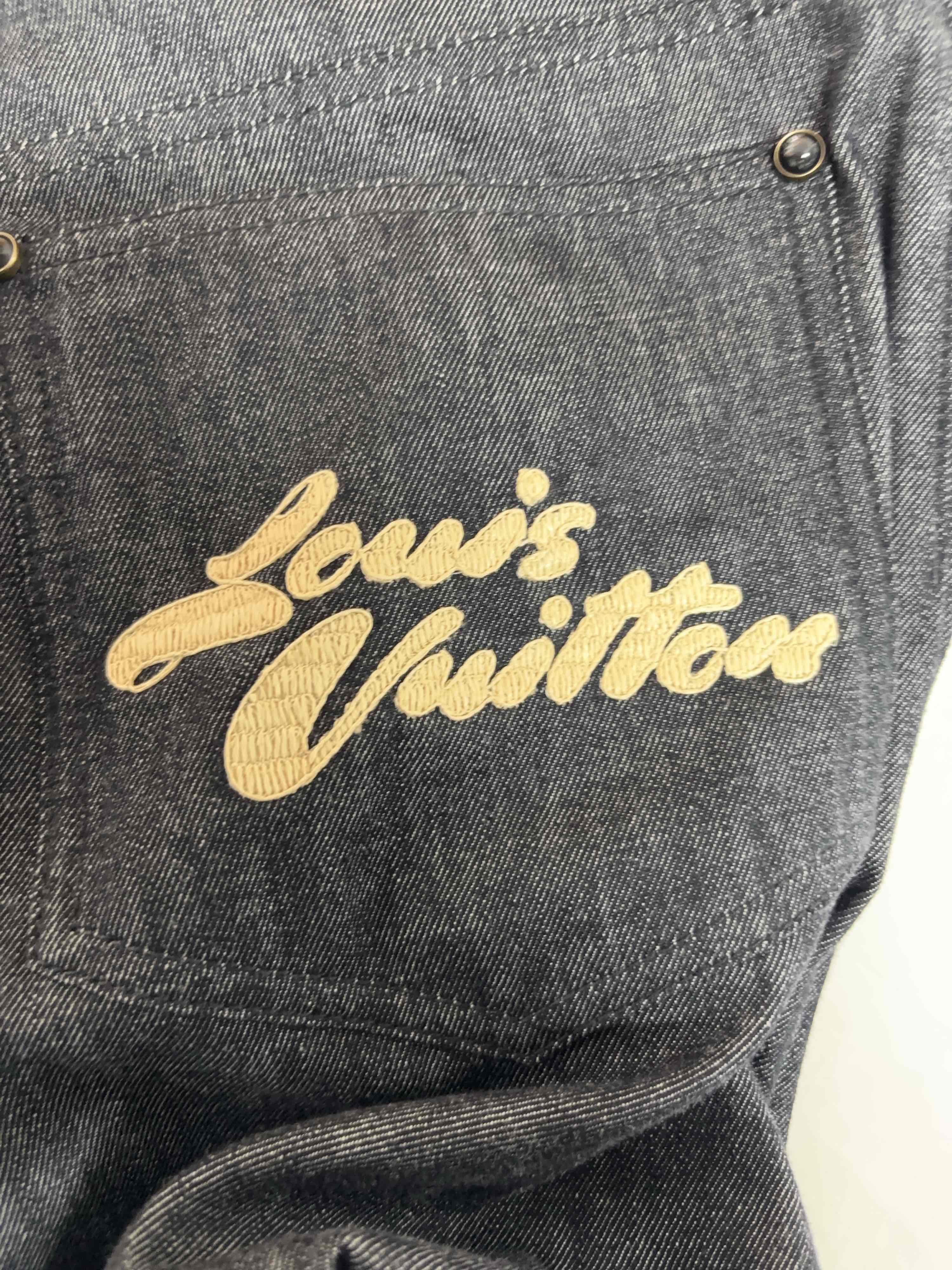 Louis Vuitton Louis Vuitton Embroidered Logo Denim Shorts Size 28 Size US 28 / EU 44 - 9 Thumbnail