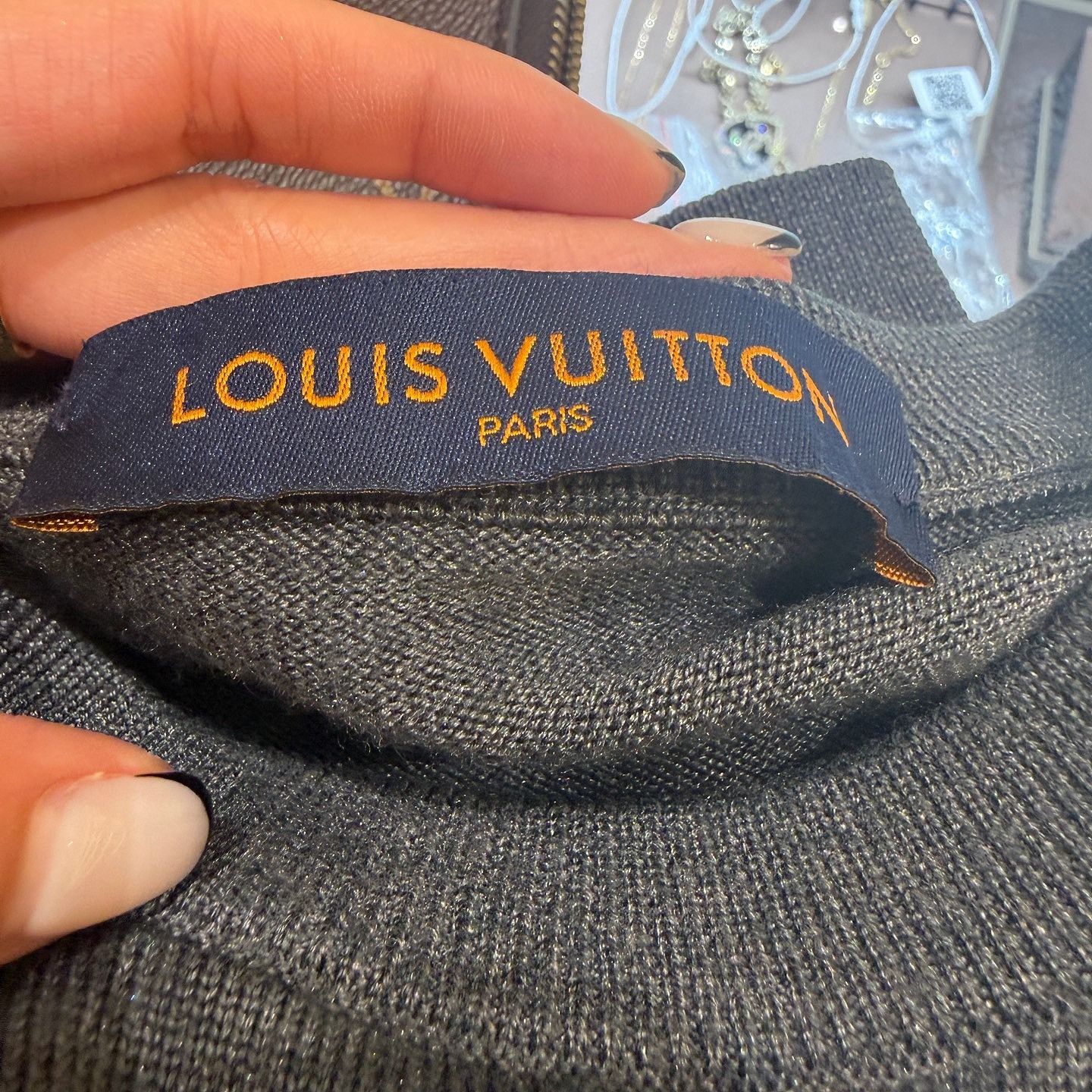 Louis Vuitton Louis Vuitton Wool Silk Elbow Patch Sweater Size XL Size US XL / EU 56 / 4 - 3 Thumbnail