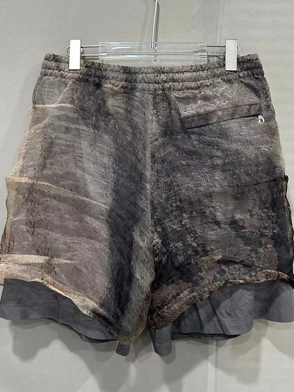 Louis Vuitton Louis Vuitton Printed Mesh Shorts Size 42 Size US 26 / EU 42 - 2 Thumbnail