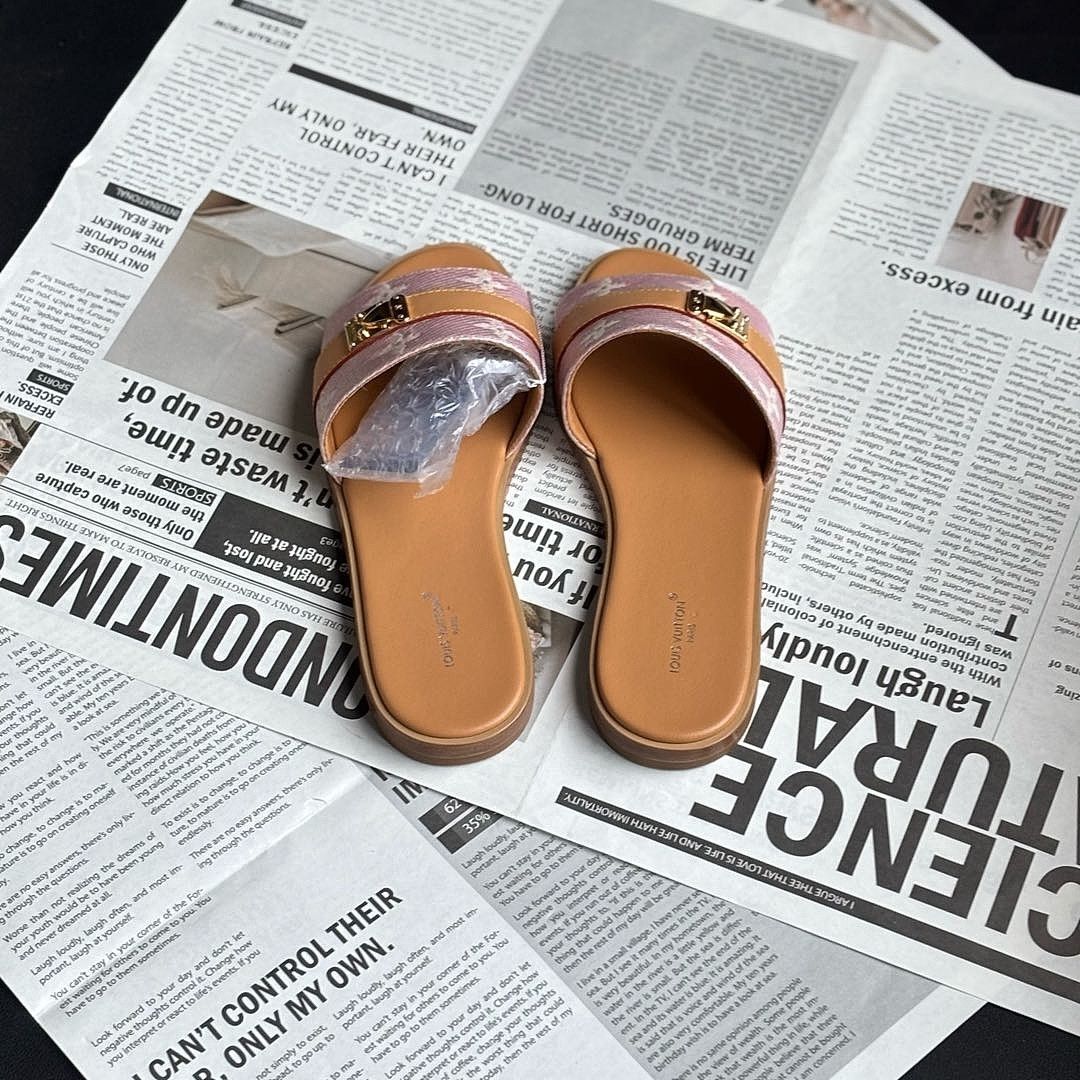 Louis Vuitton Louis Vuitton Lock It Monogram Slides Size 36 Size US 6 / IT 36 - 3 Thumbnail