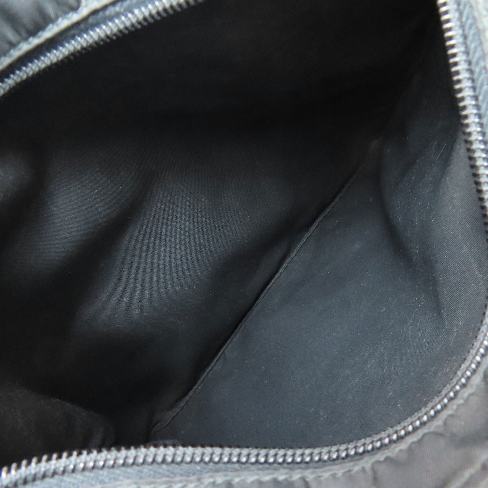 Prada Prada logo hardware shoulder bag, nylon, women's. Size ONE SIZE - 5 Thumbnail
