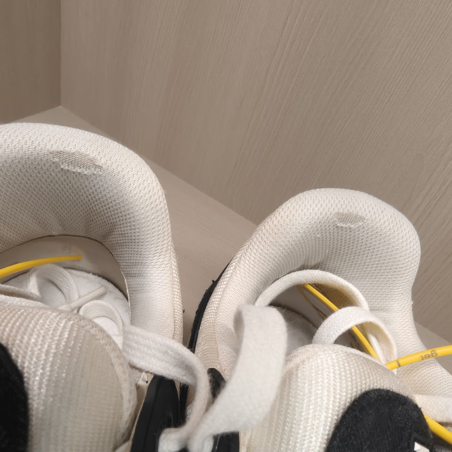 Louis Vuitton Louis Vuitton Trainer Low Top Sneakers Size 41 Size US 8 / EU 41 - 7 Thumbnail