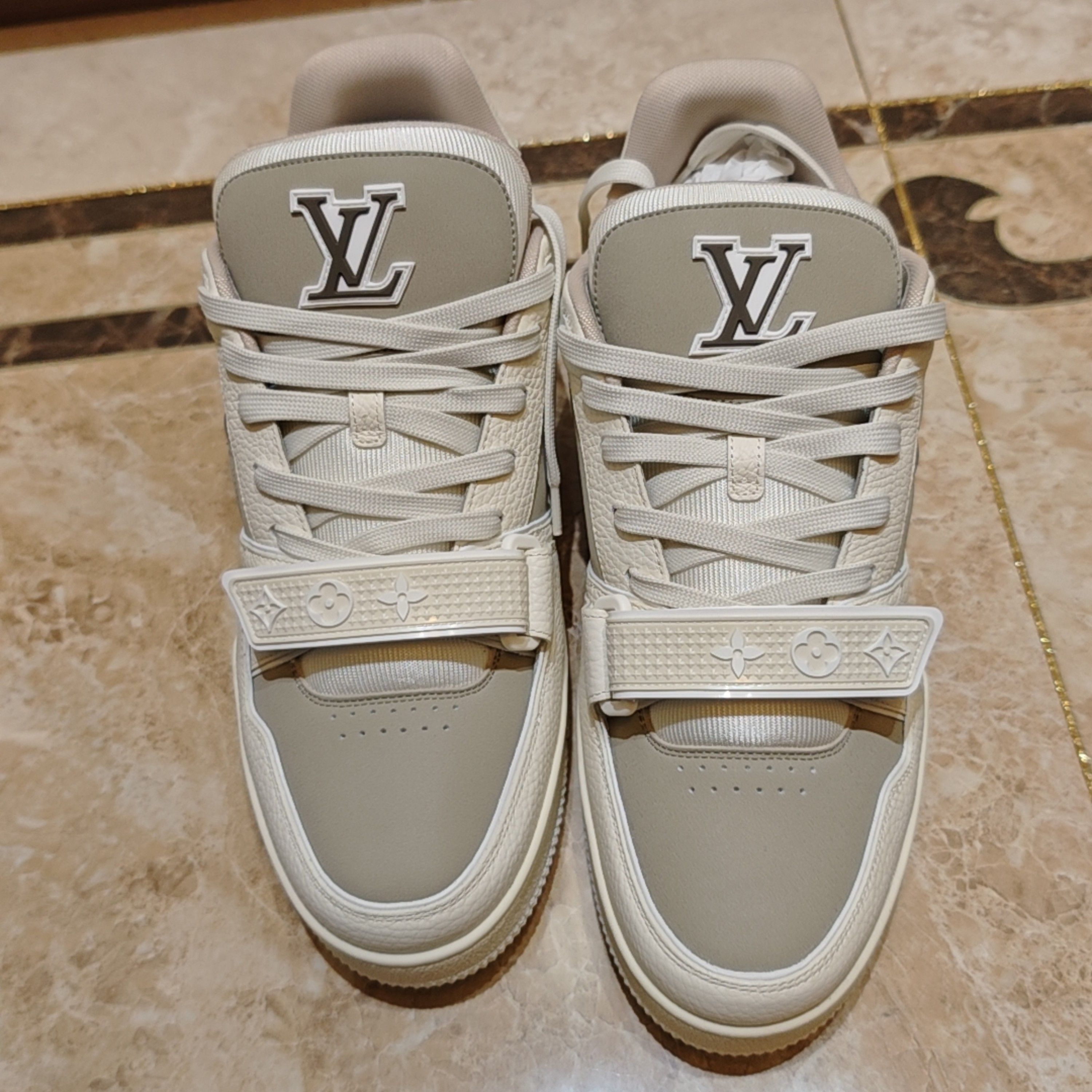 Louis Vuitton Louis Vuitton Beige Trainers Size US 9 / EU 42 Size US 9 / EU 42 - 2 Thumbnail