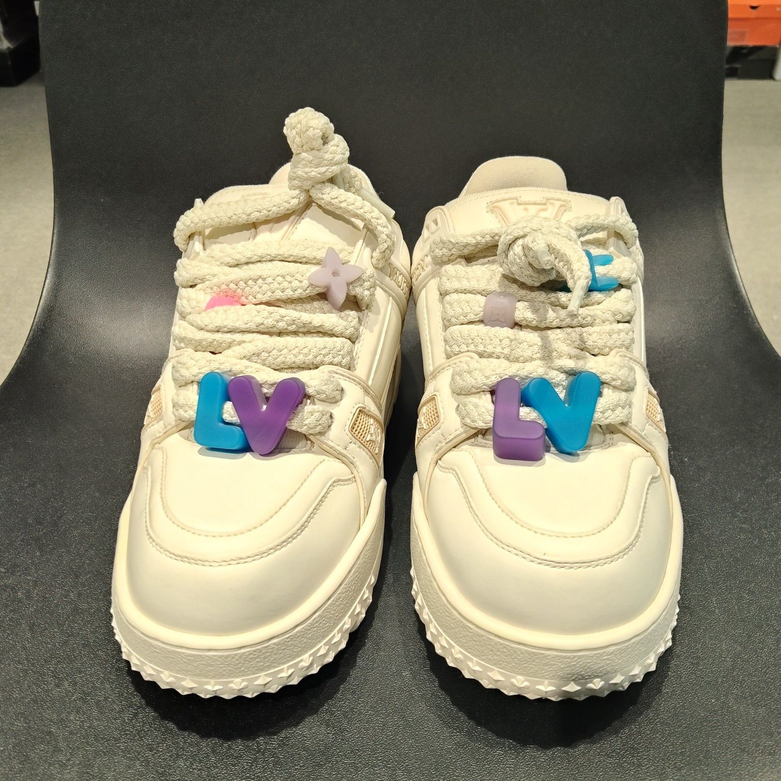 Louis Vuitton Louis Vuitton Trainer Maxi Sneakers Size 7.5 Size US 7.5 / EU 40-41 - 2 Thumbnail