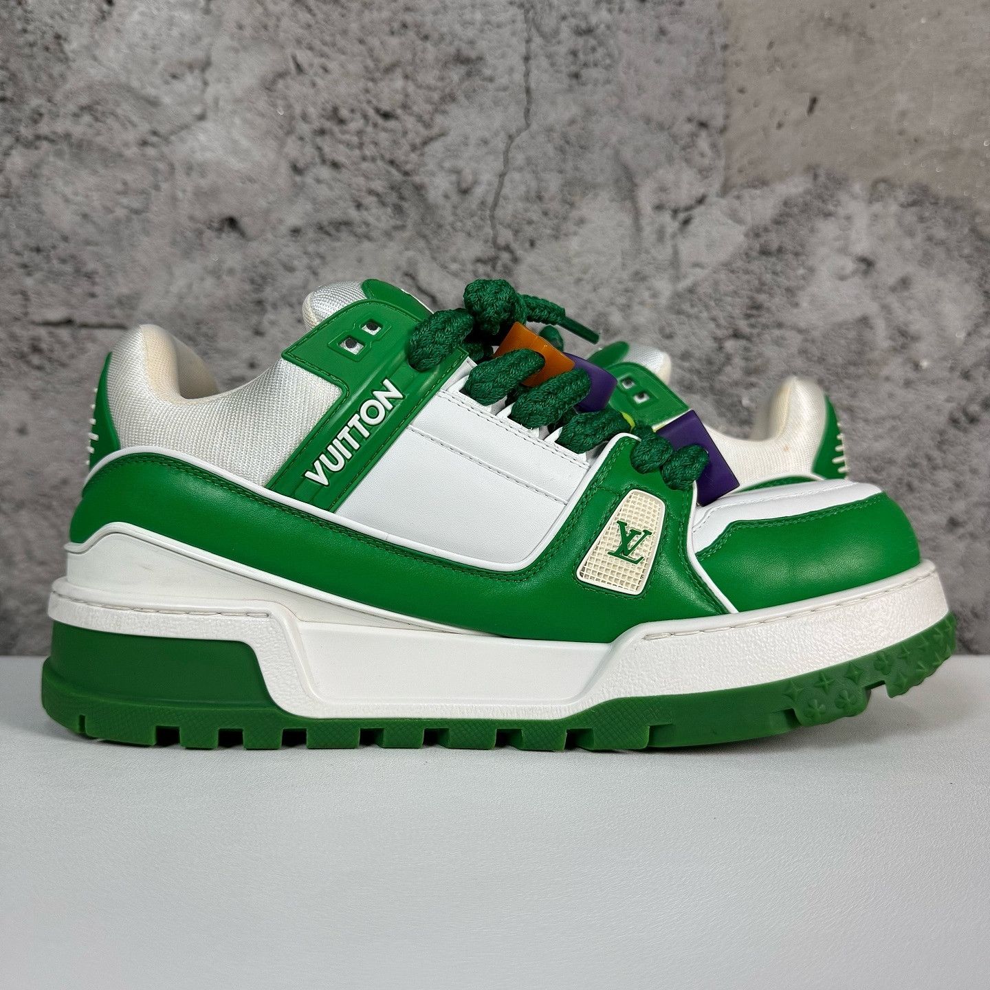 Louis Vuitton Louis Vuitton Trainer Maxi Sneakers Green White Size 9 Size US 9 / EU 42 - 8 Thumbnail