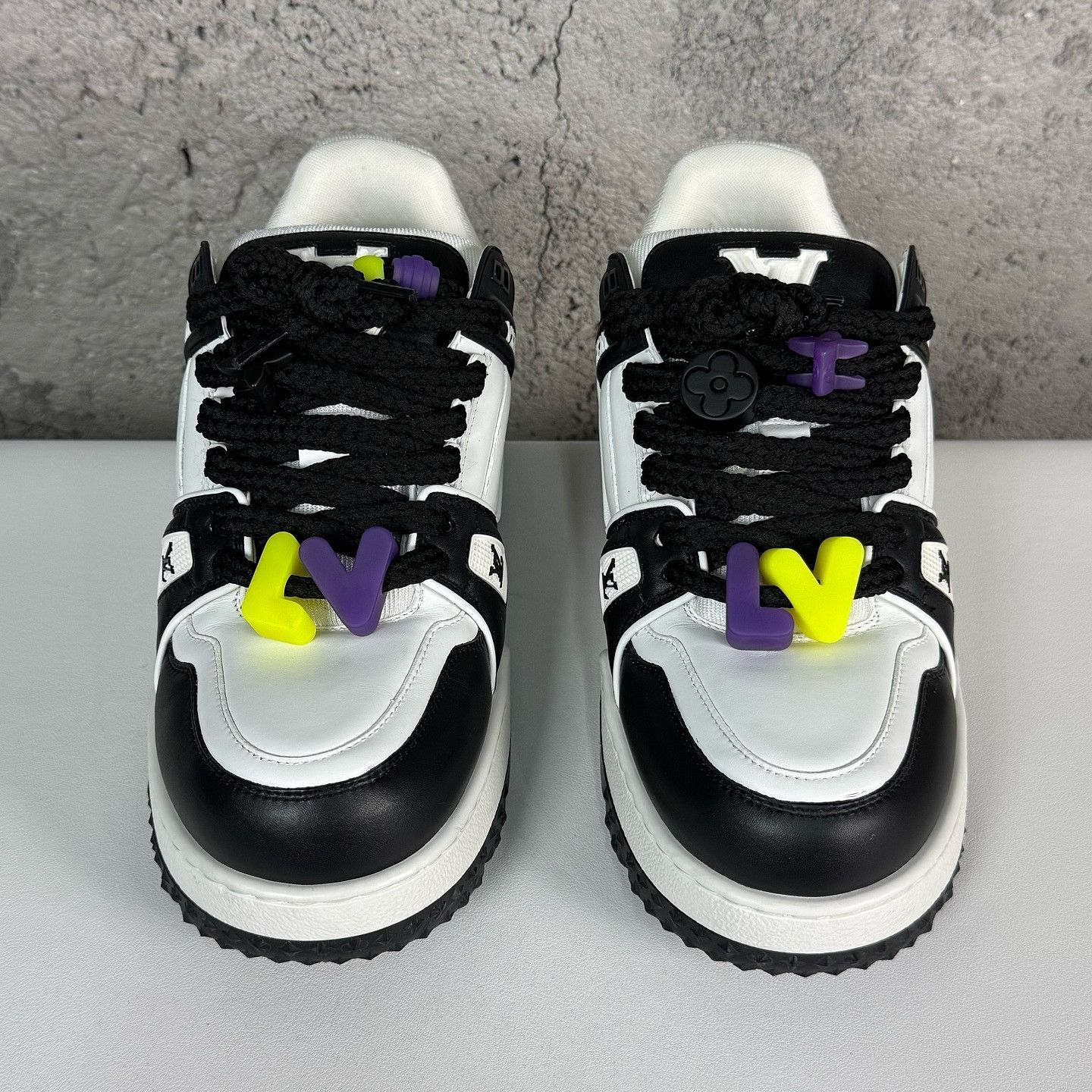 Louis Vuitton Louis Vuitton Trainer Maxi Sneakers Size 9 Size US 9 / EU 42 - 2 Thumbnail