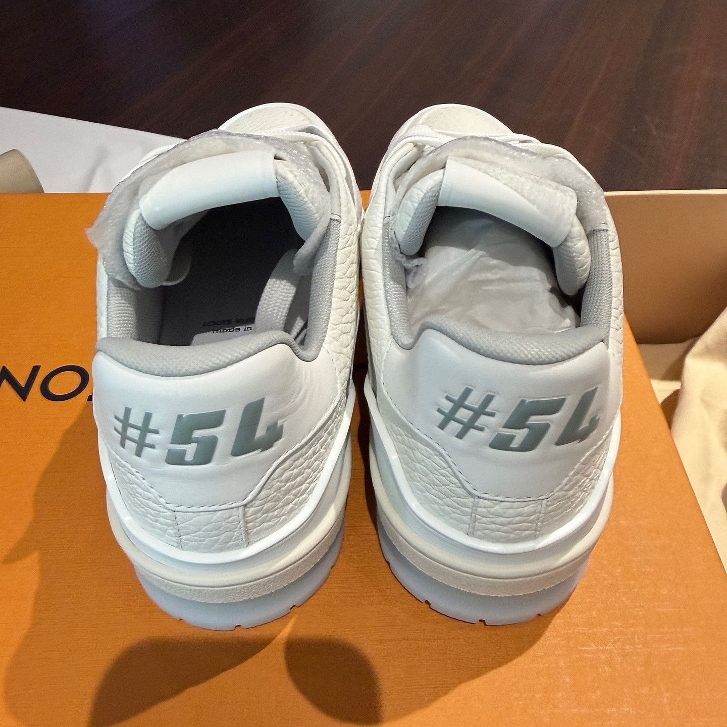 Louis Vuitton Louis Vuitton White Trainer Low-Top Sneakers Size 37 Size US 7 / IT 37 - 3 Thumbnail