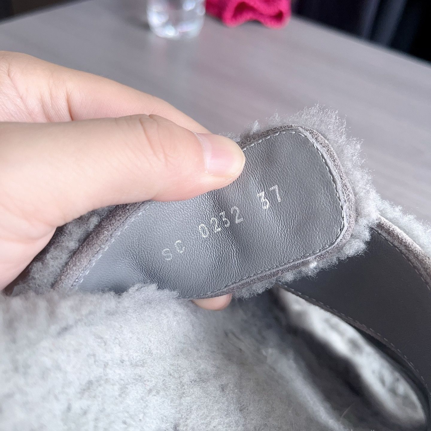 Louis Vuitton Louis Vuitton Paseo Shearling Sandals Size 37 Size US 6 / IT 36 - 5 Thumbnail