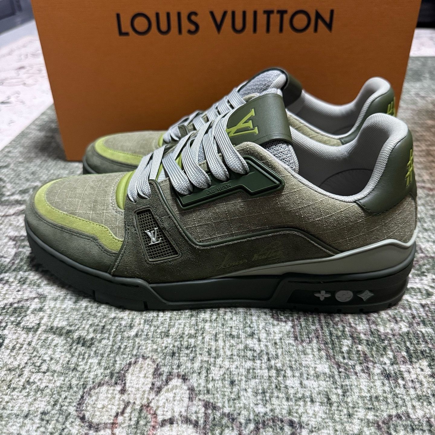 Louis Vuitton Louis Vuitton Green Low-Top Sneakers US 7.5 Size US 7.5 / EU 40-41 - 6 Thumbnail