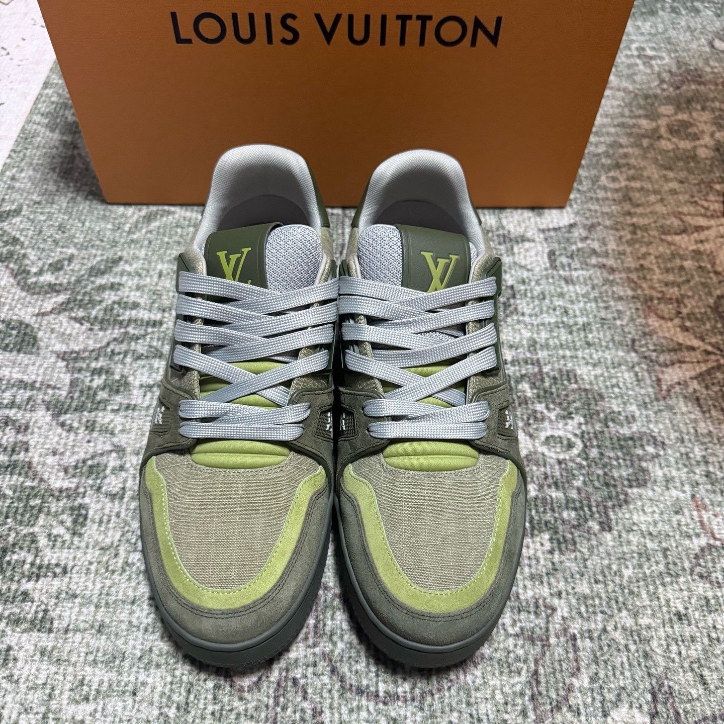 Louis Vuitton Louis Vuitton Green Low-Top Sneakers US 7.5 Size US 7.5 / EU 40-41 - 2 Thumbnail