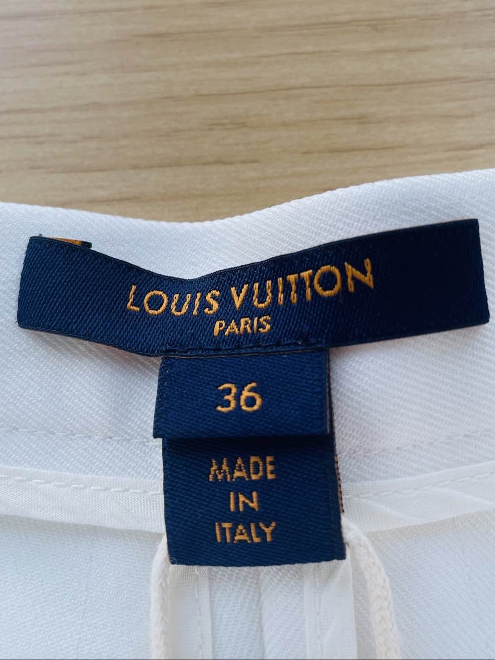 Louis Vuitton Louis Vuitton White Pleated Mini Skirt Size 36 Size 26" / US 2 / IT 38 - 3 Thumbnail