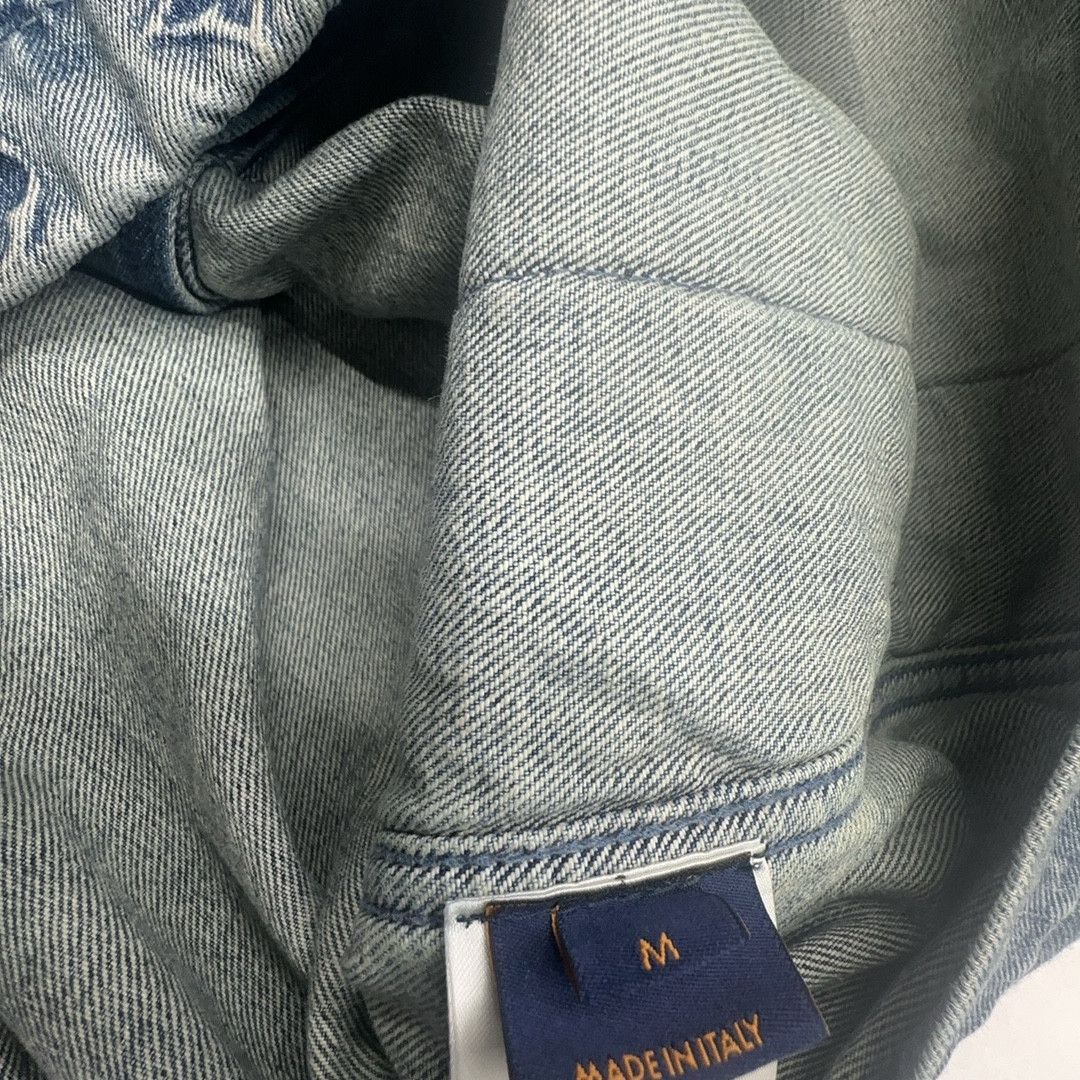 Louis Vuitton Louis Vuitton Monogram Denim Button Up Shirt Size M Size US M / EU 48-50 / 2 - 3 Thumbnail