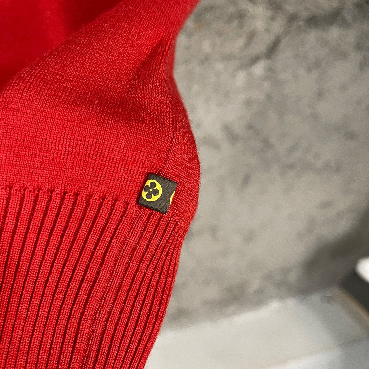 Louis Vuitton Louis Vuitton Red Knit Top With Logo Buttons Size S Size S / US 4 / IT 40 - 8 Thumbnail