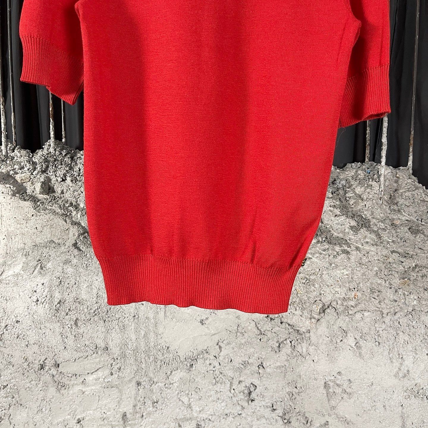 Louis Vuitton Louis Vuitton Red Knit Top With Logo Buttons Size S Size S / US 4 / IT 40 - 6 Thumbnail