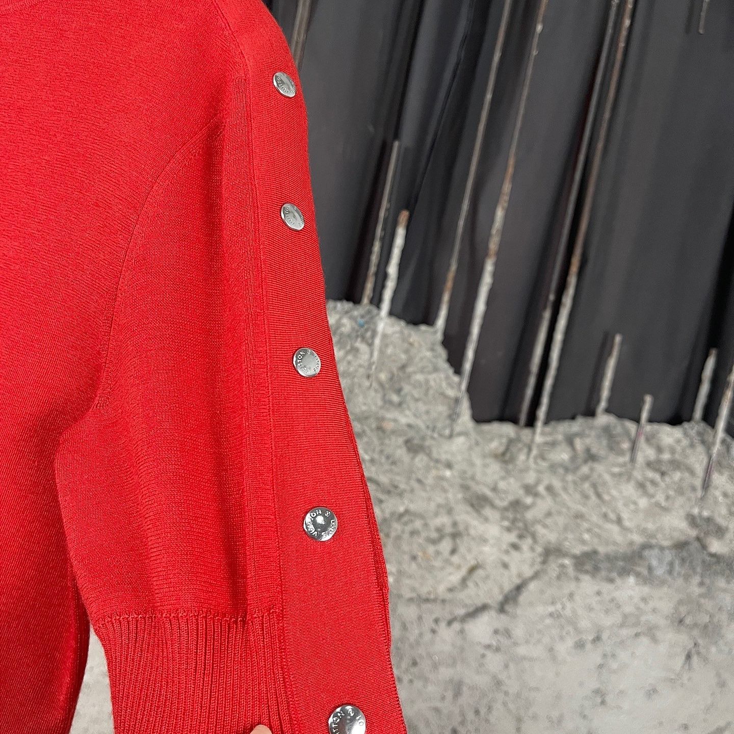 Louis Vuitton Louis Vuitton Red Knit Top With Logo Buttons Size S Size S / US 4 / IT 40 - 7 Thumbnail