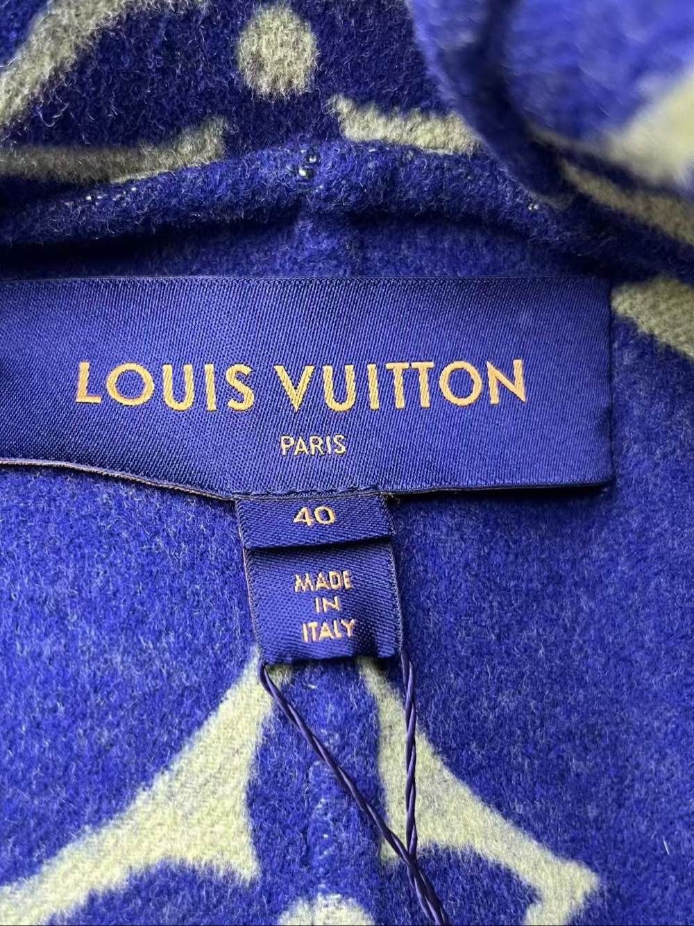 Louis Vuitton Louis Vuitton Monogram Hooded Wrap Coat Size 40 Size M / US 6-8 / IT 42-44 - 3 Thumbnail