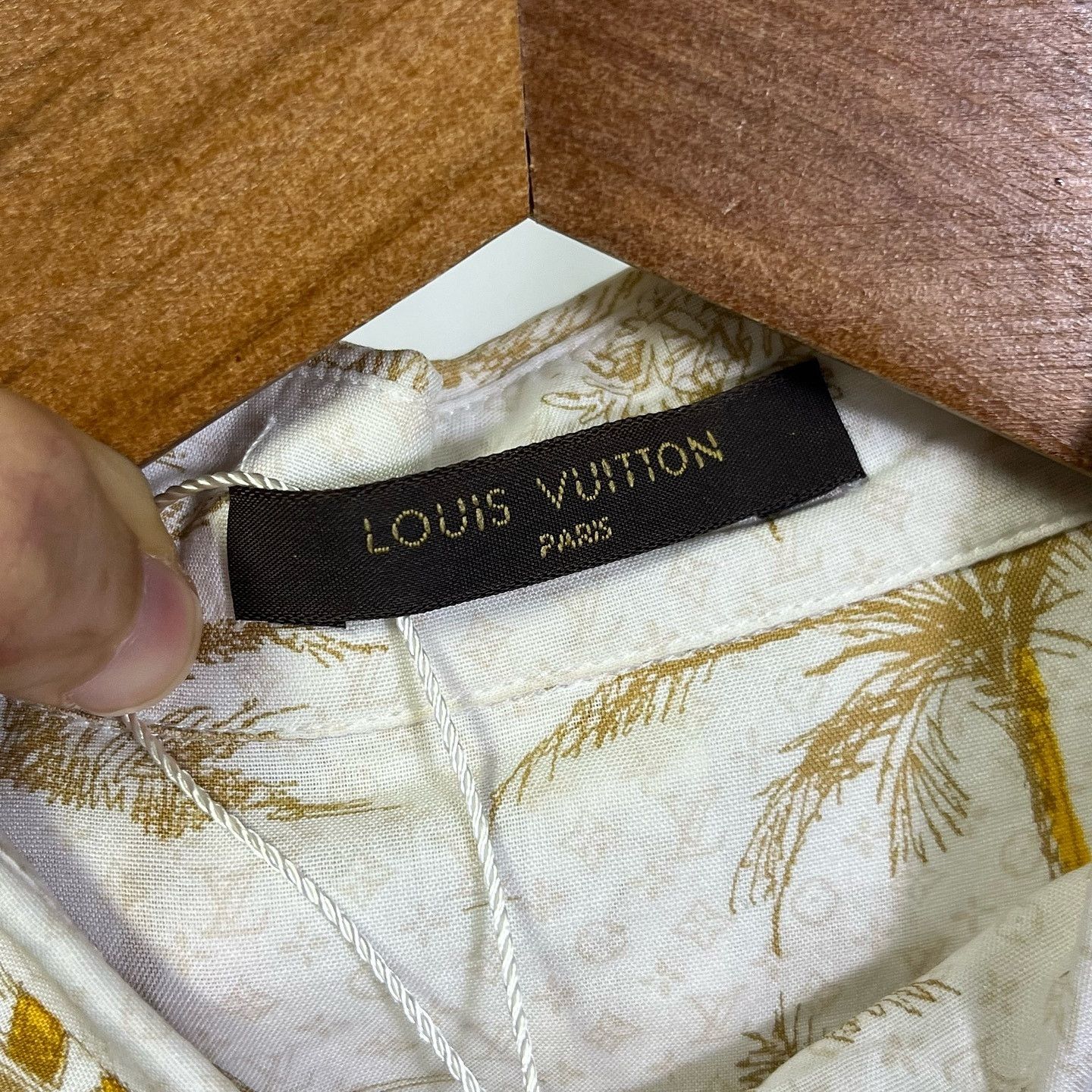 Louis Vuitton Louis Vuitton Monogram Print Short Sleeve Shirt XS Size US XS / EU 42 / 0 - 3 Thumbnail