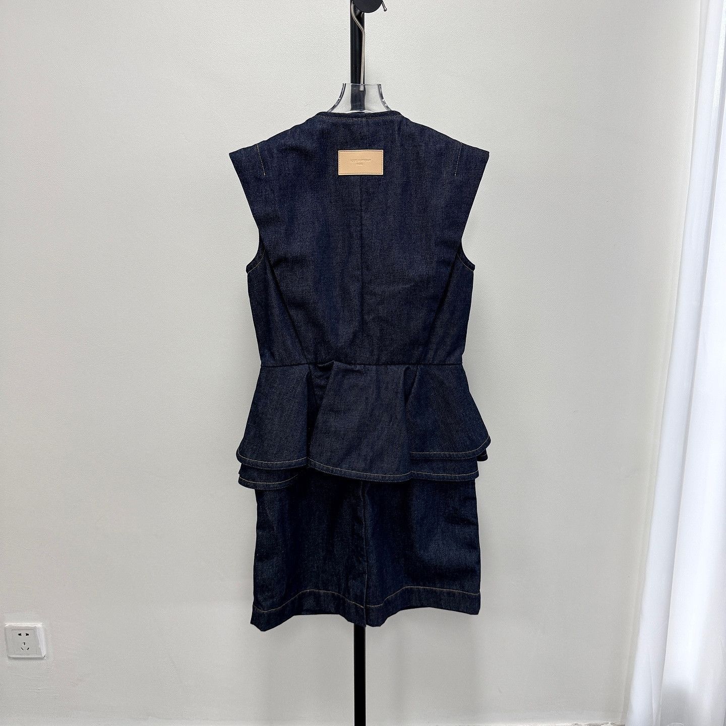 Louis Vuitton Louis Vuitton Denim Peplum Sleeveless Dress Size 40 Size M / US 6-8 / IT 42-44 - 2 Thumbnail
