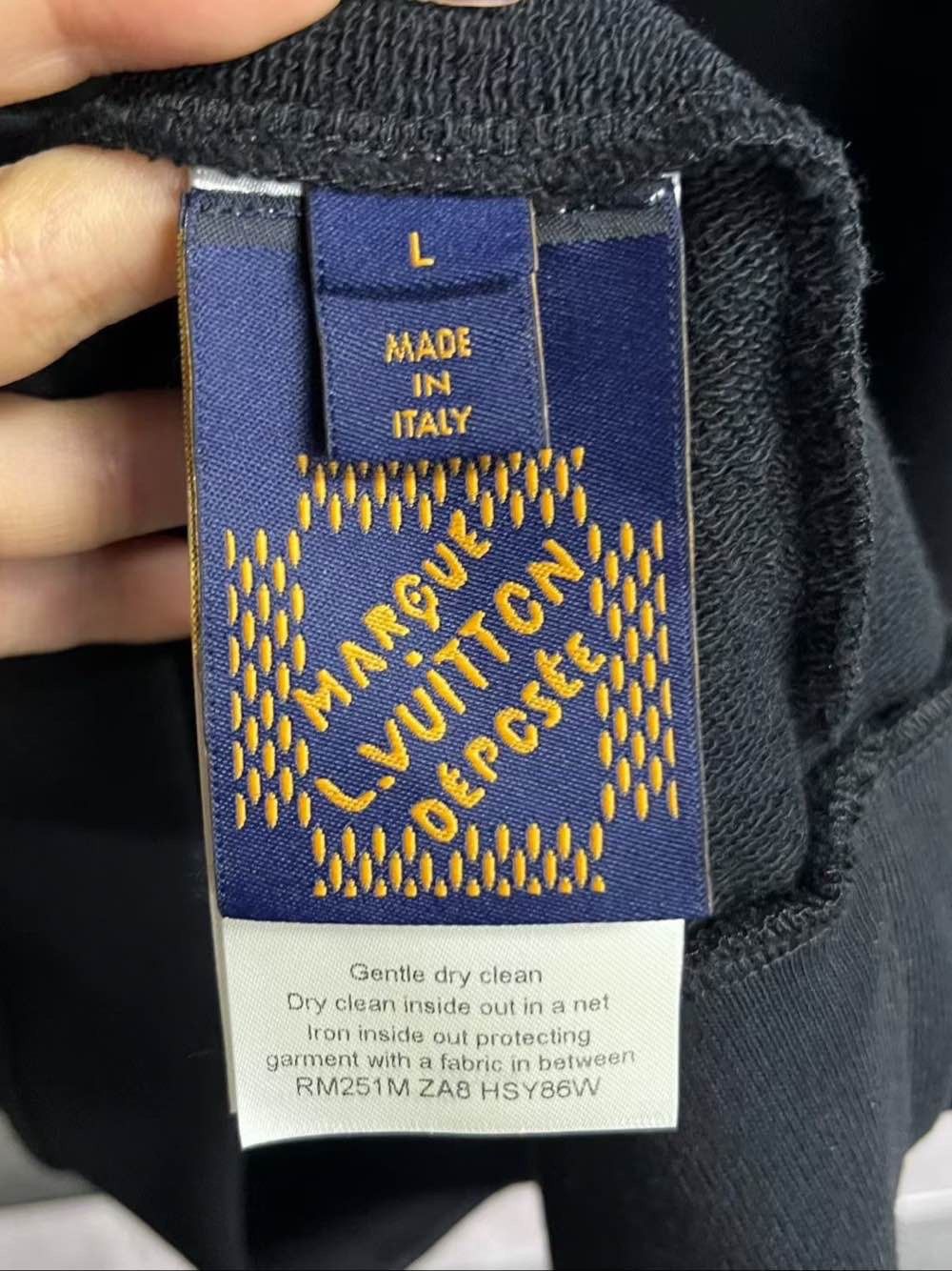 Louis Vuitton Louis Vuitton Logo Sweatshirt Size L Size US L / EU 52-54 / 3 - 4 Thumbnail