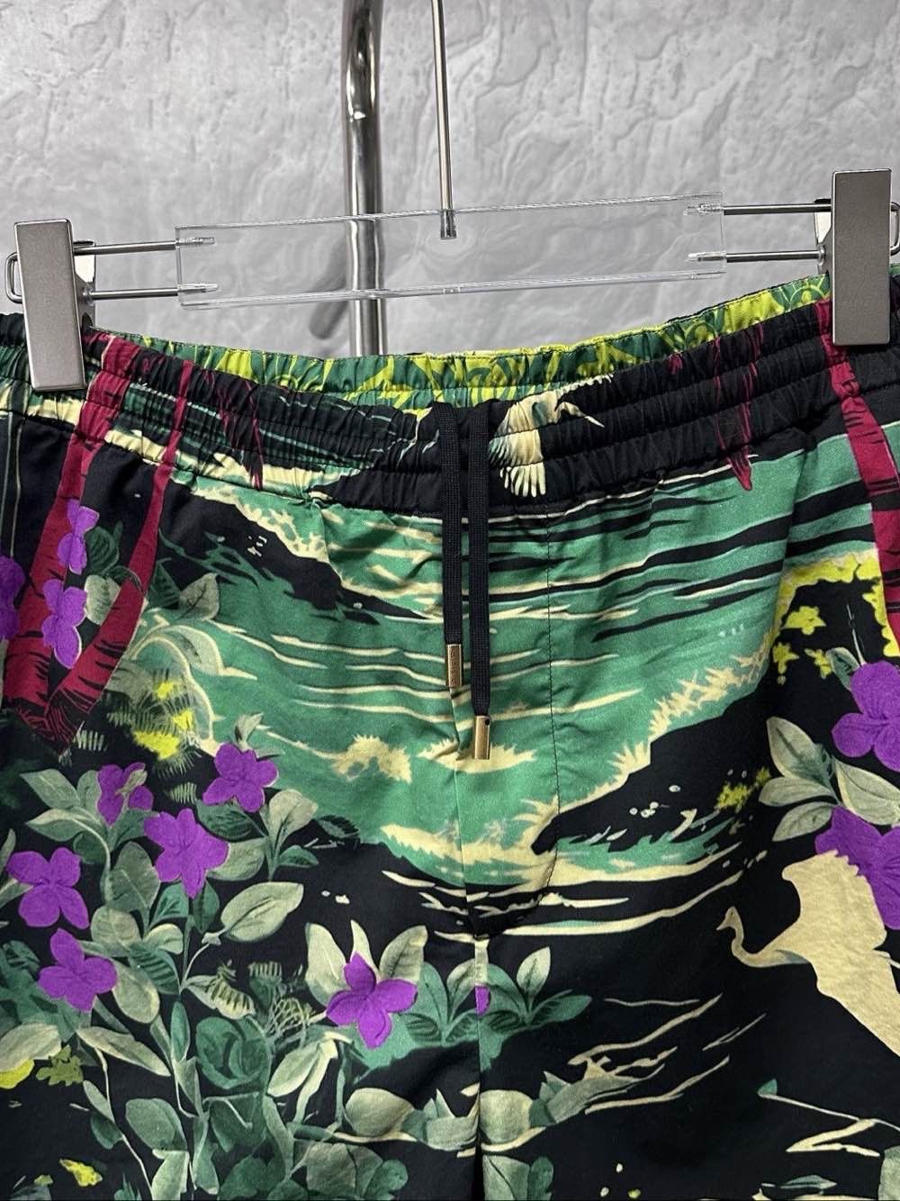 Louis Vuitton Louis Vuitton Floral Print Shorts Size 46 Size US 30 / EU 46 - 7 Thumbnail