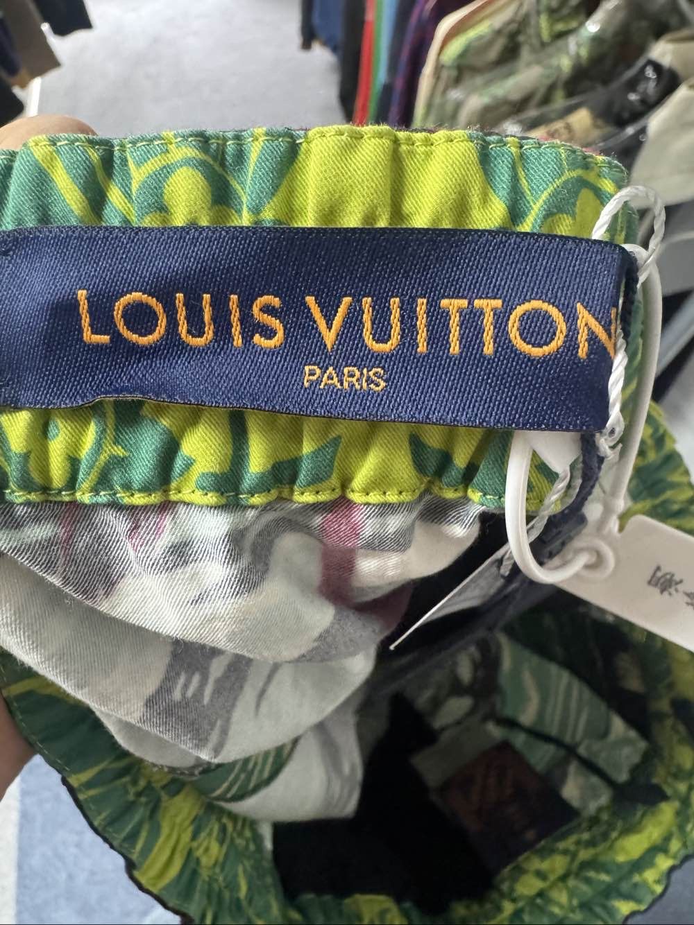 Louis Vuitton Louis Vuitton Floral Print Shorts Size 46 Size US 30 / EU 46 - 3 Thumbnail