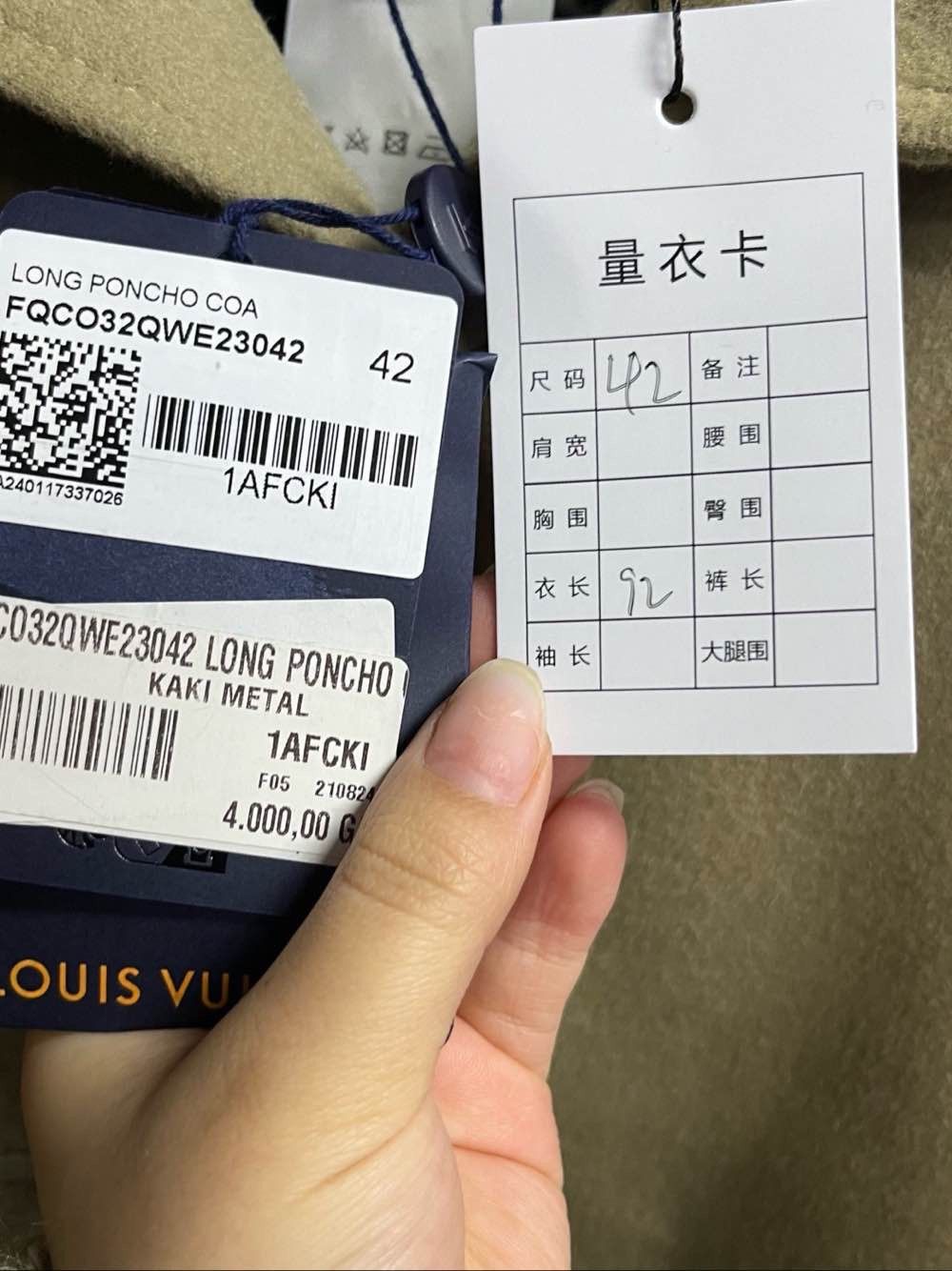 Louis Vuitton Louis Vuitton Monogram Reversible Cape Coat Size 42 Size M / US 6-8 / IT 42-44 - 5 Thumbnail