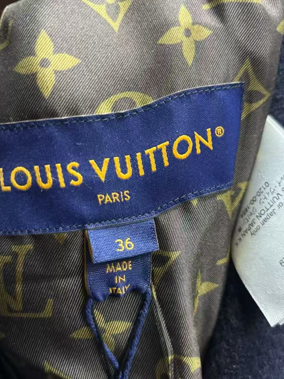 Louis Vuitton Louis Vuitton Navy Double-Breasted Coat Size 36 Size XS / US 0-2 / IT 36-38 - 3 Thumbnail