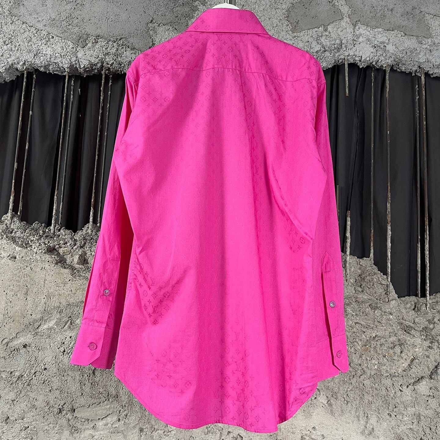 Louis Vuitton Louis Vuitton Monogram Pink Shirt Size XS Size US XS / EU 42 / 0 - 2 Thumbnail