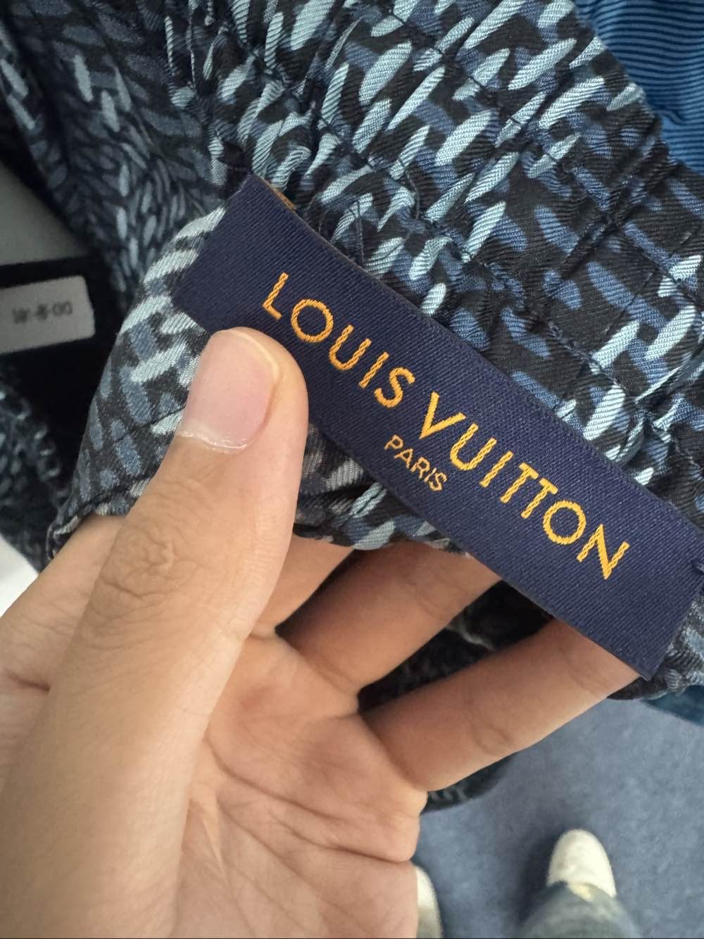 Louis Vuitton Louis Vuitton Damier Silk Shorts Size 56 Size US 40 / EU 56 - 3 Thumbnail