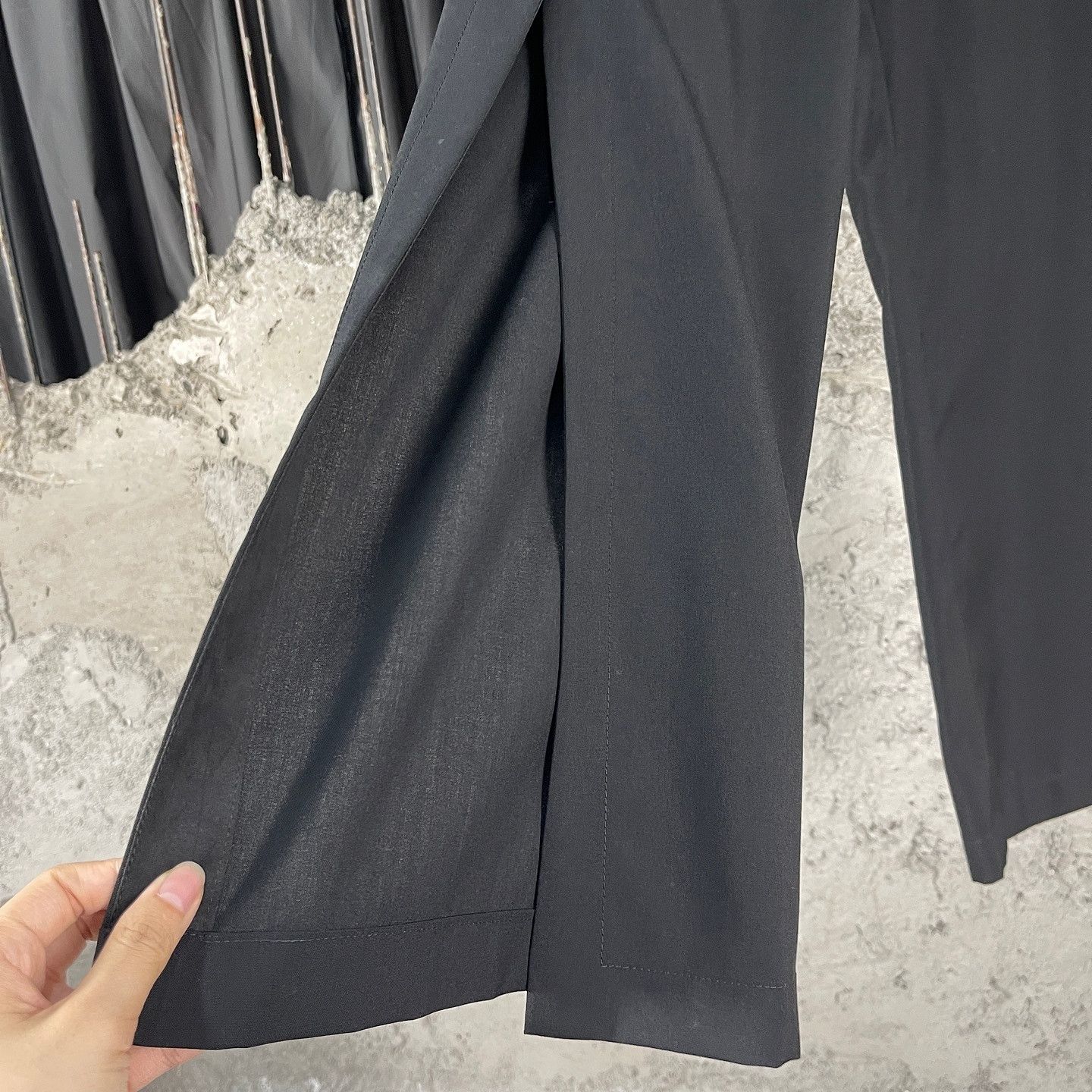 Louis Vuitton Louis Vuitton Belted Wide Leg Pants Black Size 34 Size 24" / US 00 / IT 34 - 8 Thumbnail