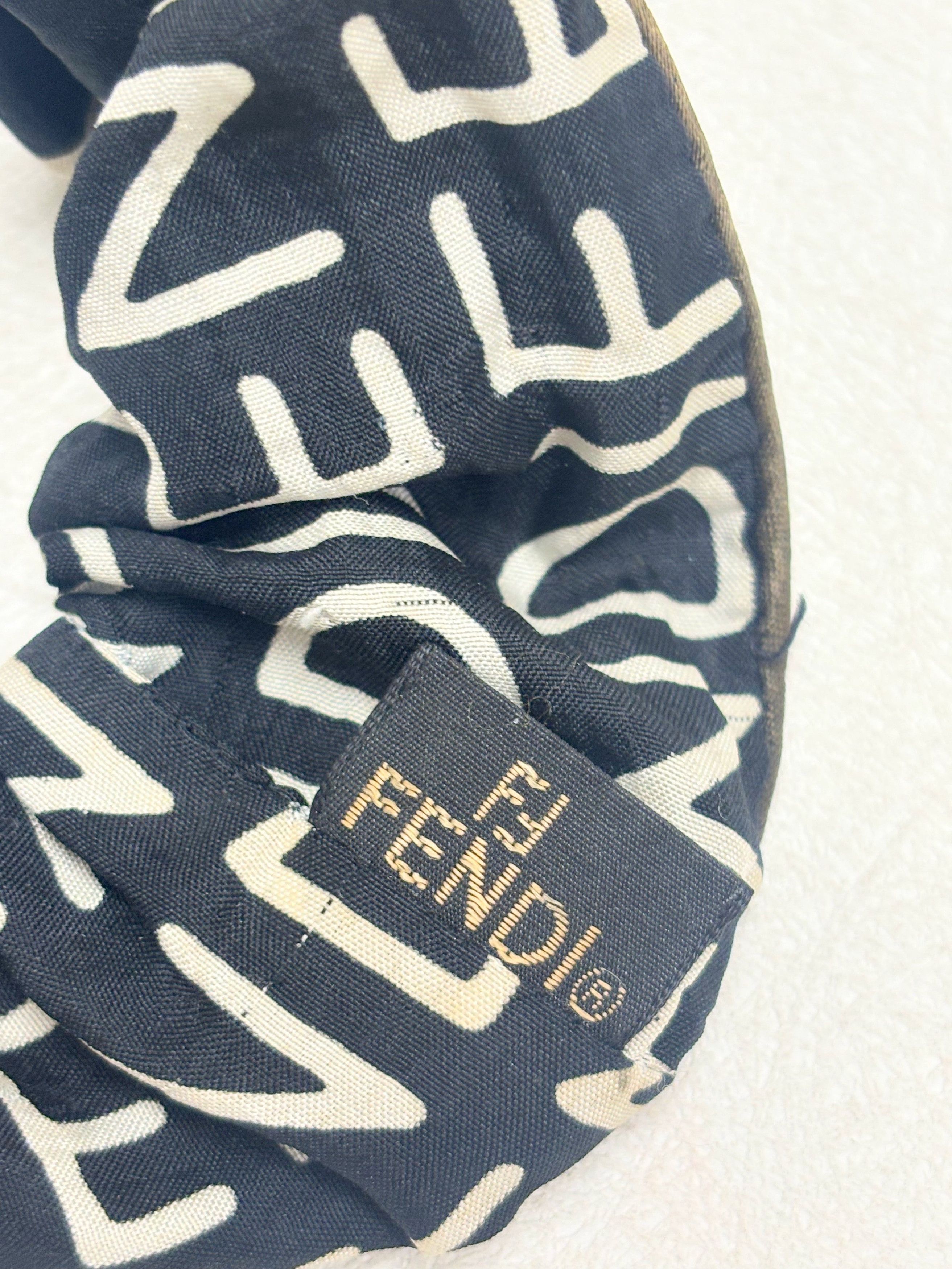 Fendi Chouchou Logo Size ONE SIZE - 2 Thumbnail