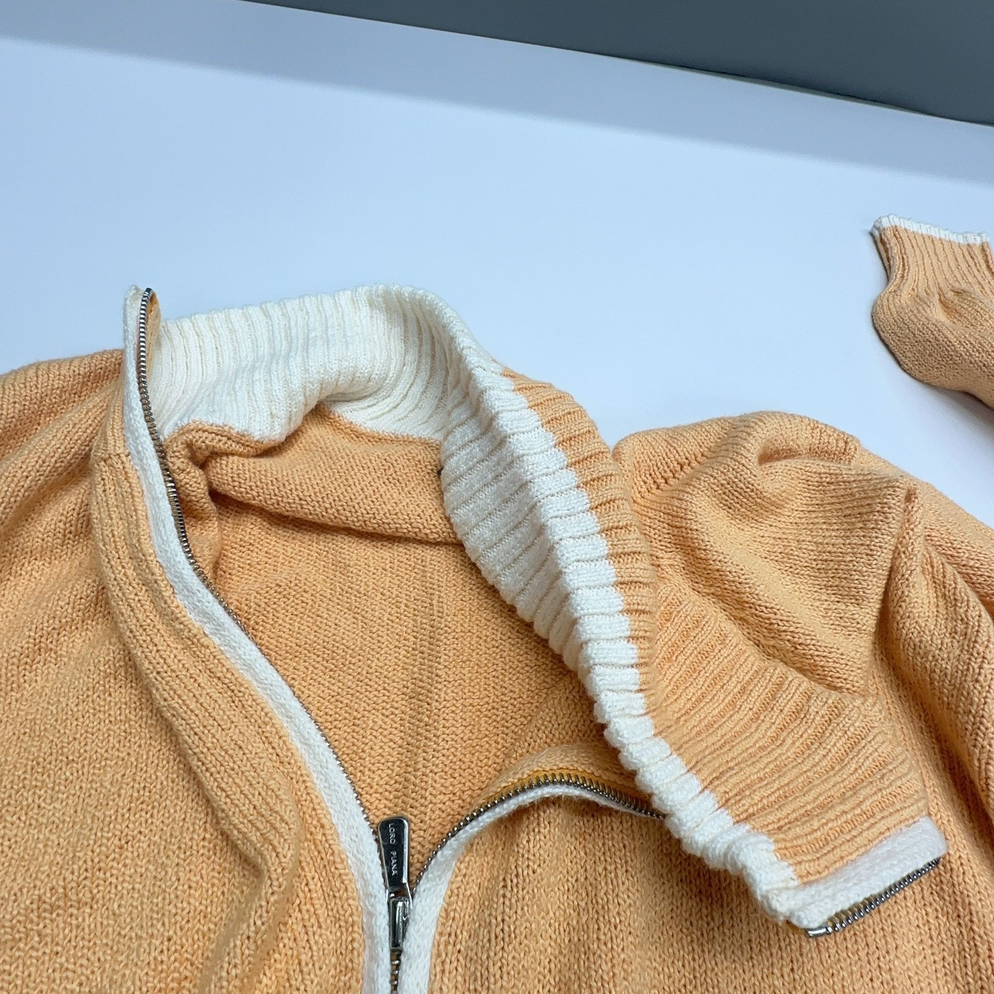 Loro Piana Orange Zip-Up High Neck Sweater Size M Size US M / EU 48-50 / 2 - 5 Thumbnail