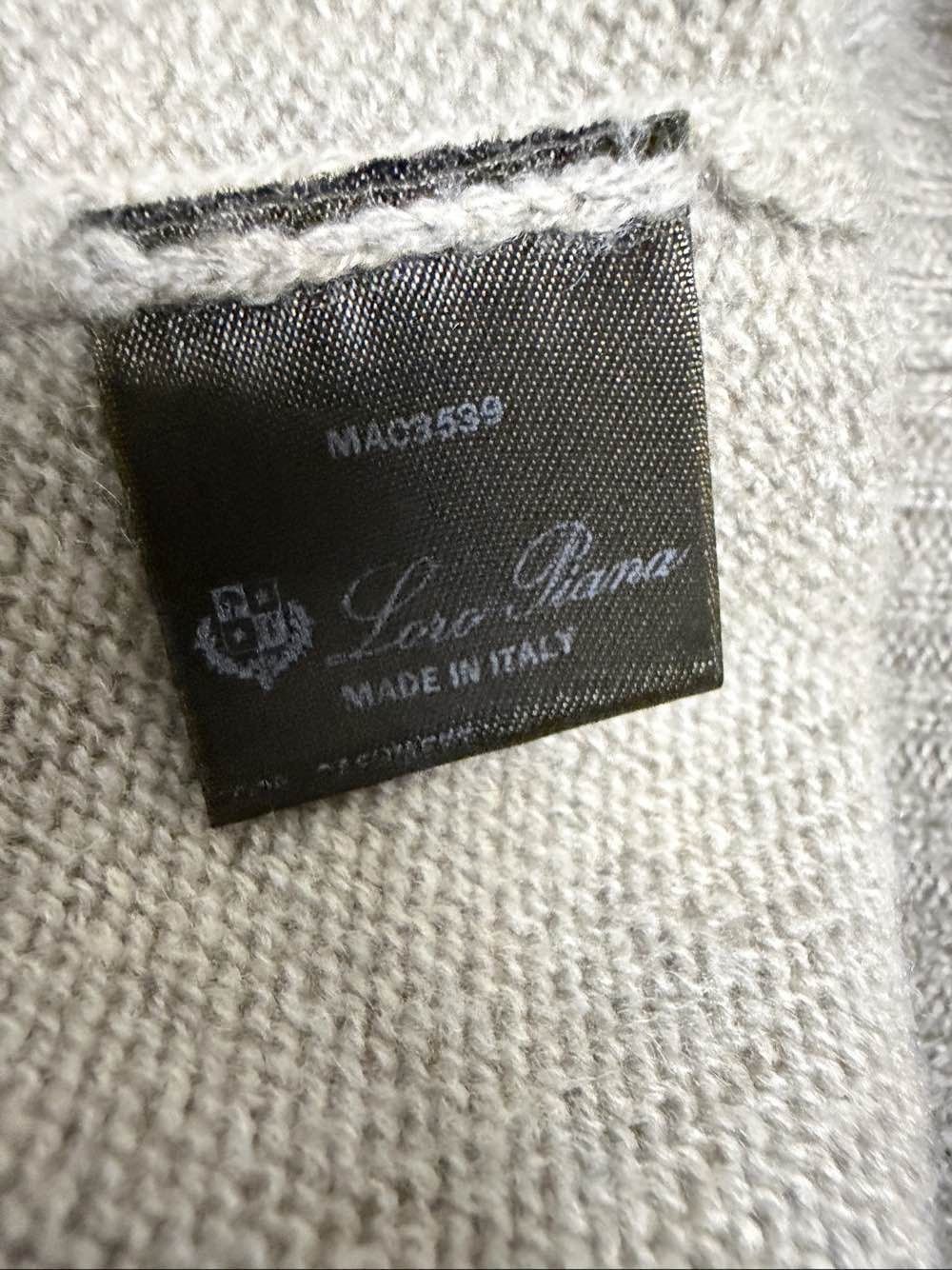 Loro Piana Beige V-Neck Button-Front Long Sleeve Cardigan Size US M / EU 48-50 / 2 - 4 Thumbnail