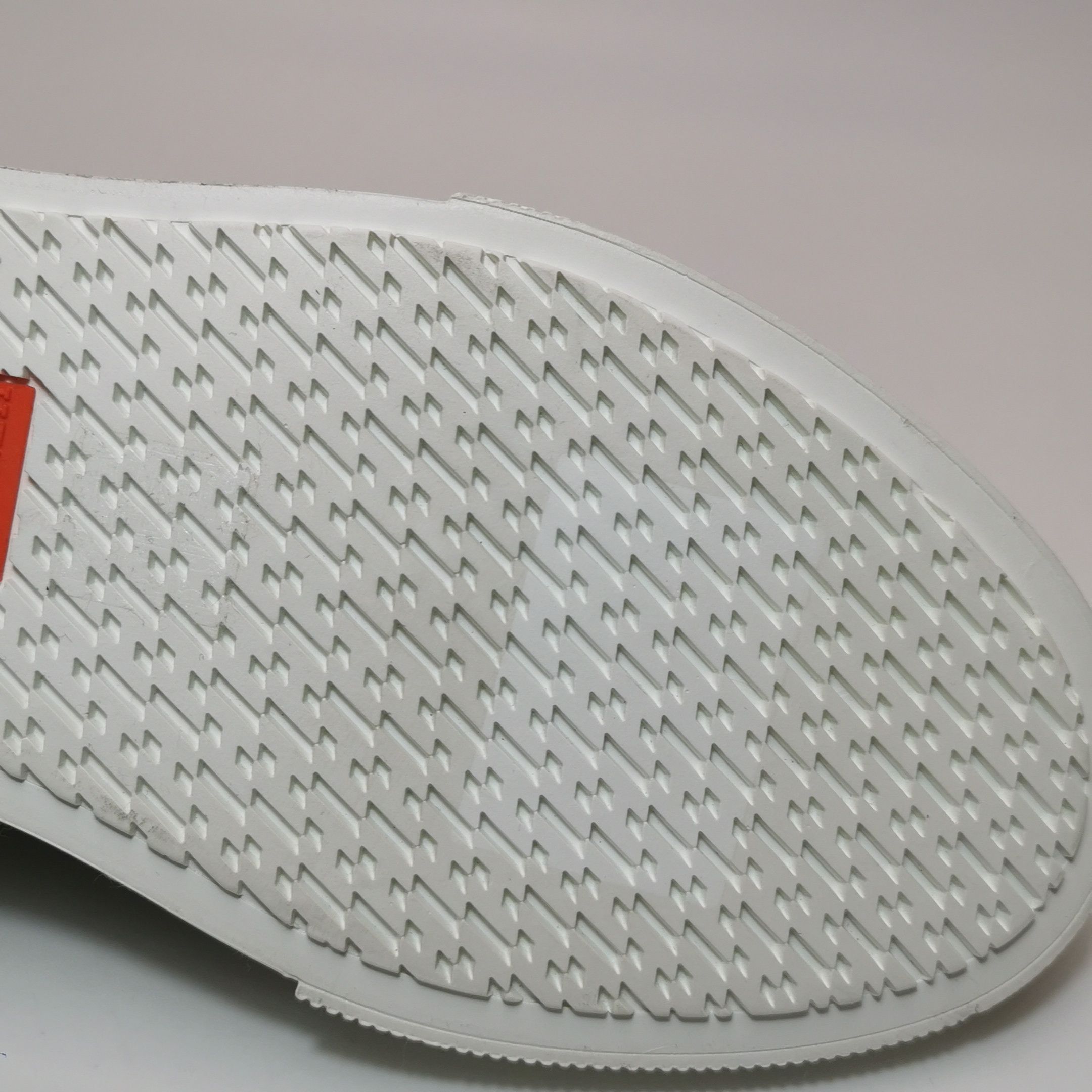 Hermes Hermes Women 7 Lowtop Sneakers Size US 7 / IT 37 - 10 Thumbnail