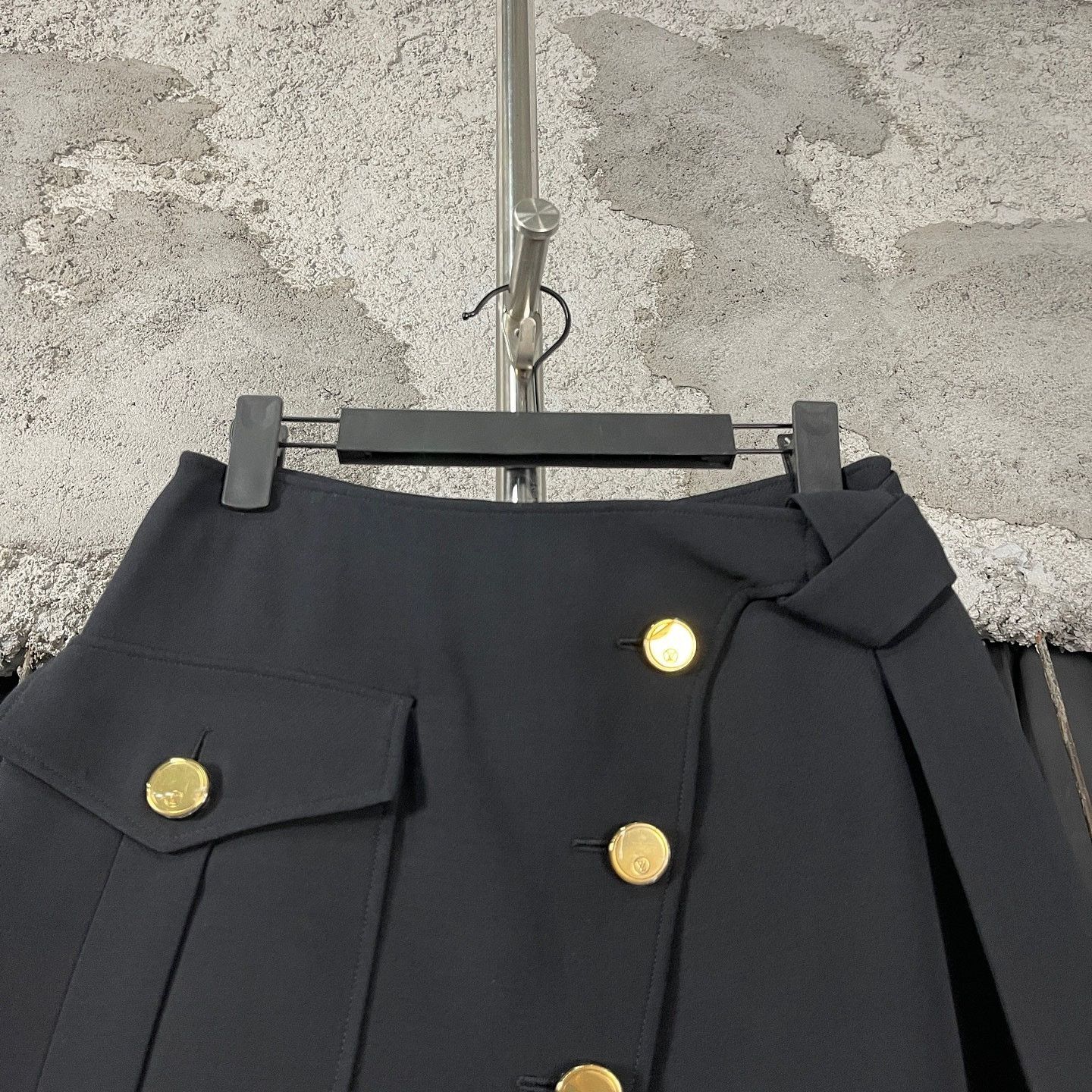 Louis Vuitton Louis Vuitton Gold Button Skirt Size 34 Size 24" / US 00 / IT 34 - 5 Thumbnail
