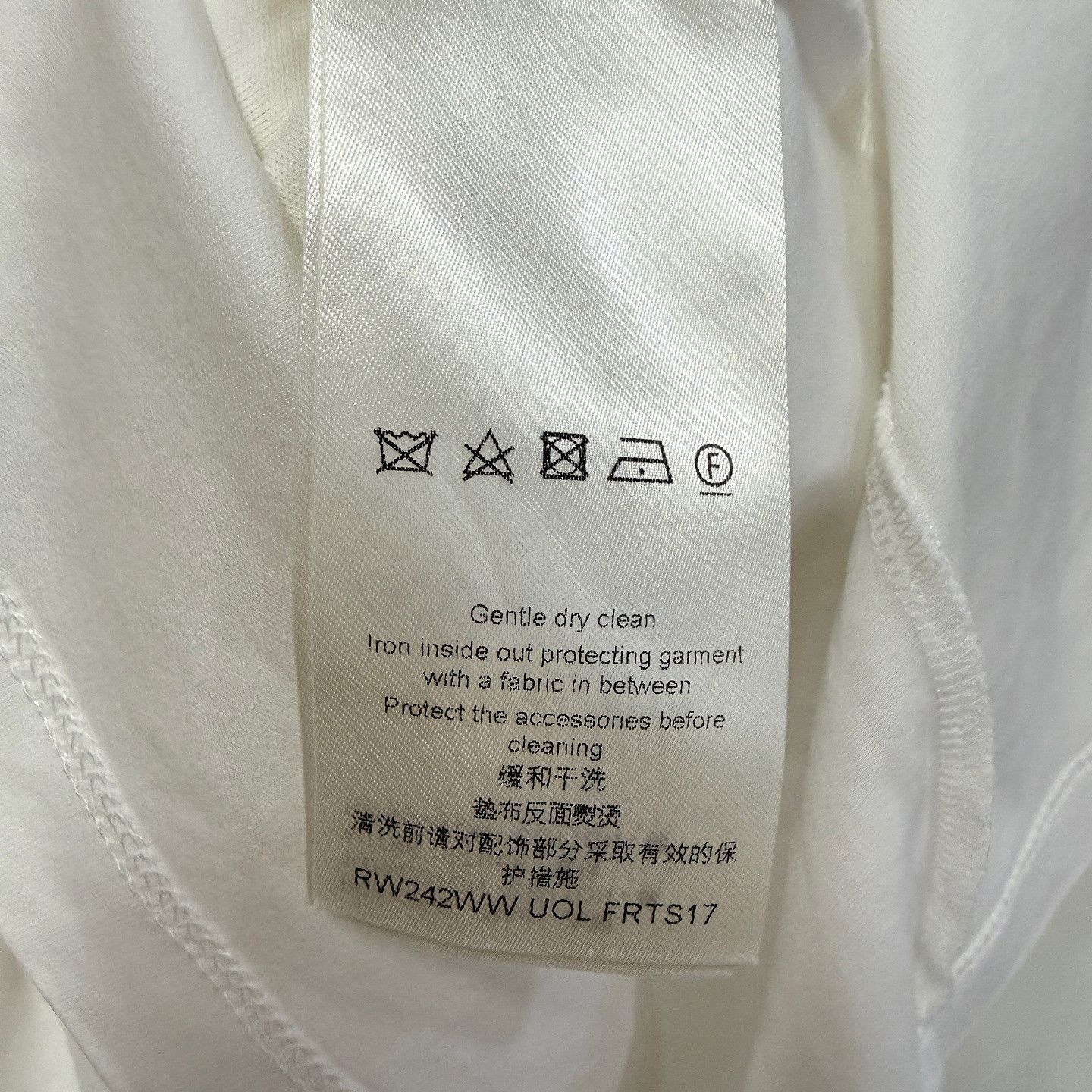 Louis Vuitton Louis Vuitton Chain Detail T-Shirt Size S Size S / US 4 / IT 40 - 4 Thumbnail