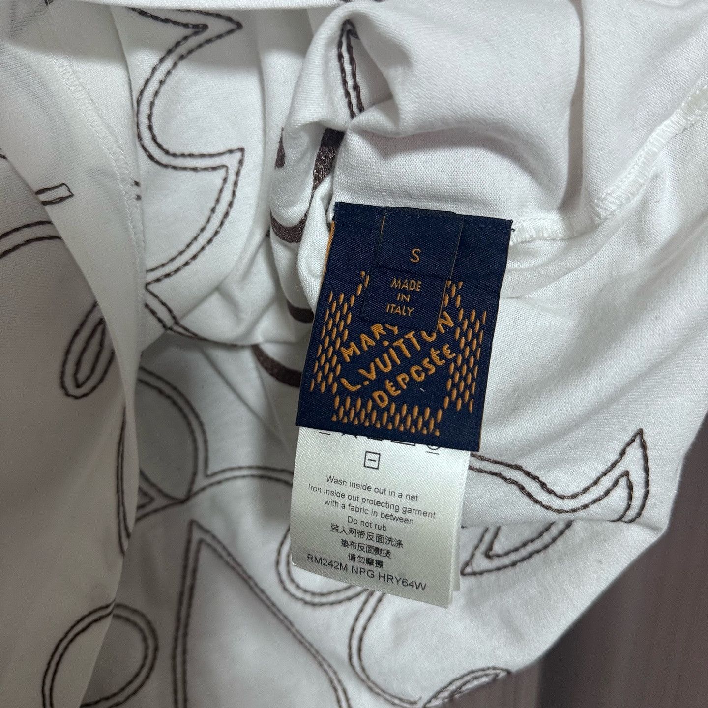 Louis Vuitton Louis Vuitton Logo Embroidery T-Shirt Size S Size US S / EU 44-46 / 1 - 4 Thumbnail