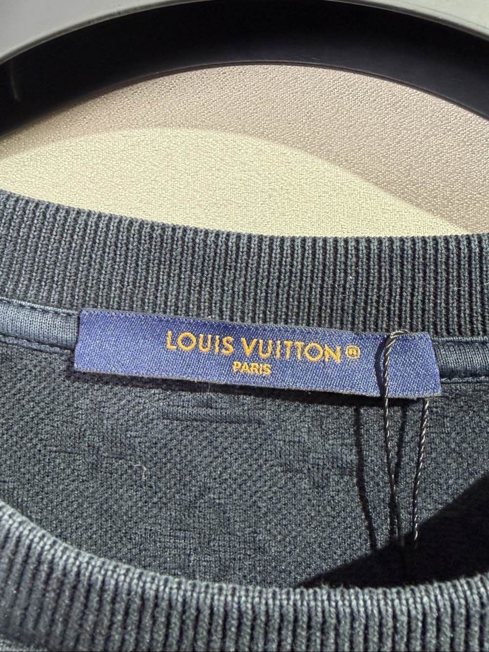 Louis Vuitton Louis Vuitton Monogram Pocket T-Shirt Size L Size US L / EU 52-54 / 3 - 3 Thumbnail