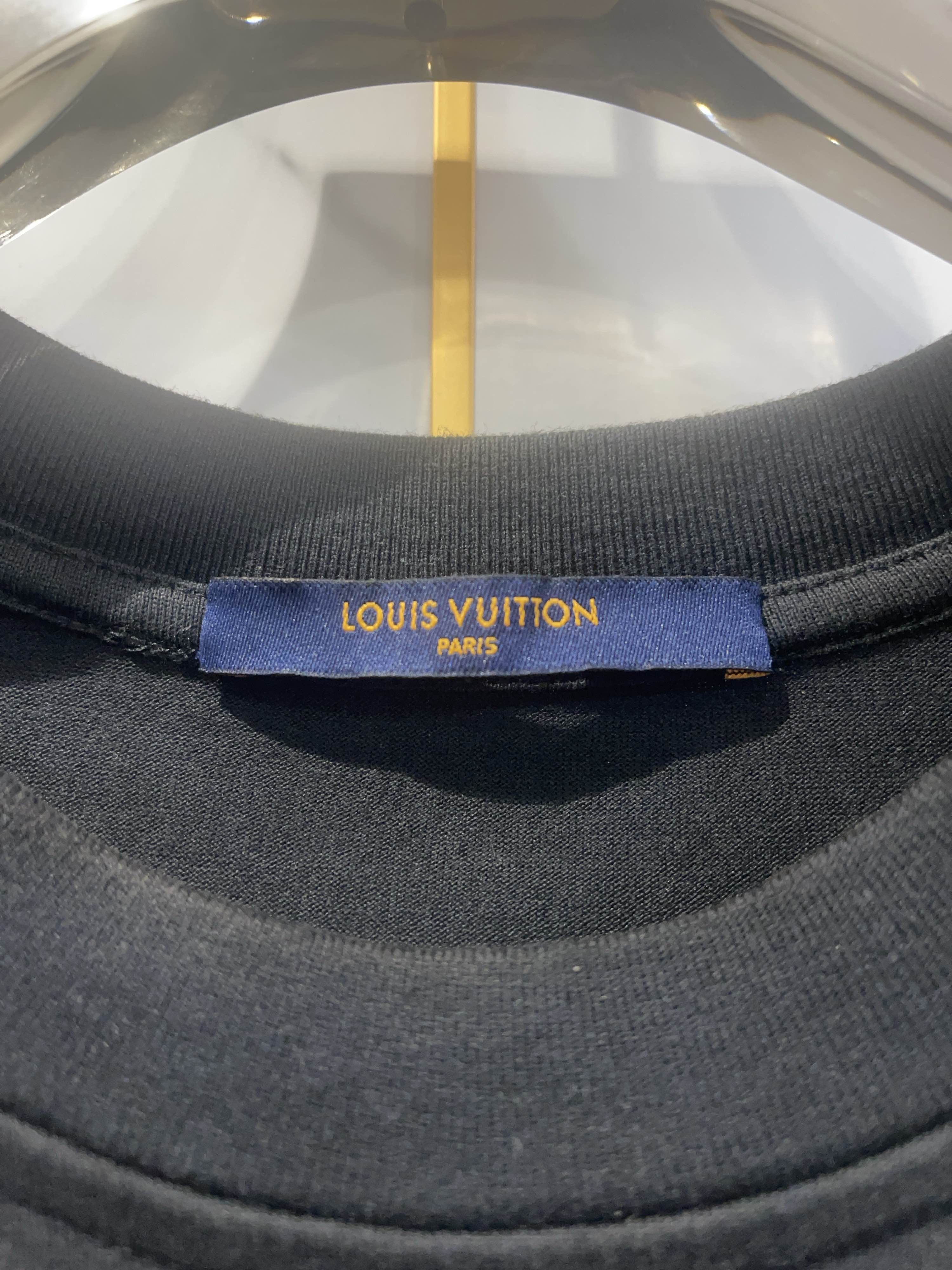 Louis Vuitton Louis Vuitton x NBA Logo T-Shirt Size S Size US S / EU 44-46 / 1 - 3 Thumbnail