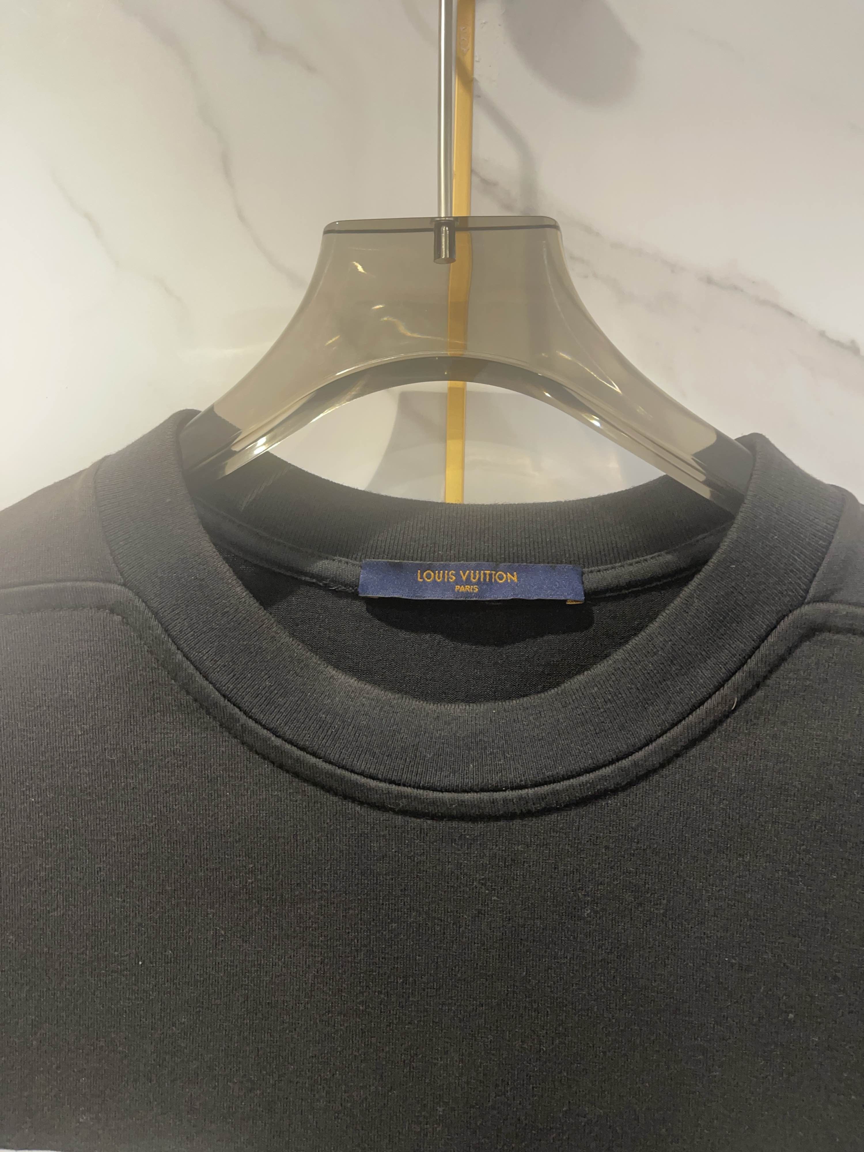 Louis Vuitton Louis Vuitton x NBA Logo T-Shirt Size S Size US S / EU 44-46 / 1 - 6 Thumbnail