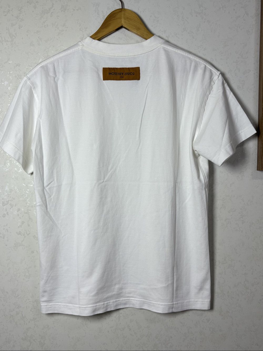 Louis Vuitton Louis Vuitton Logo Embossed T-Shirt Size XS Size US XS / EU 42 / 0 - 2 Thumbnail