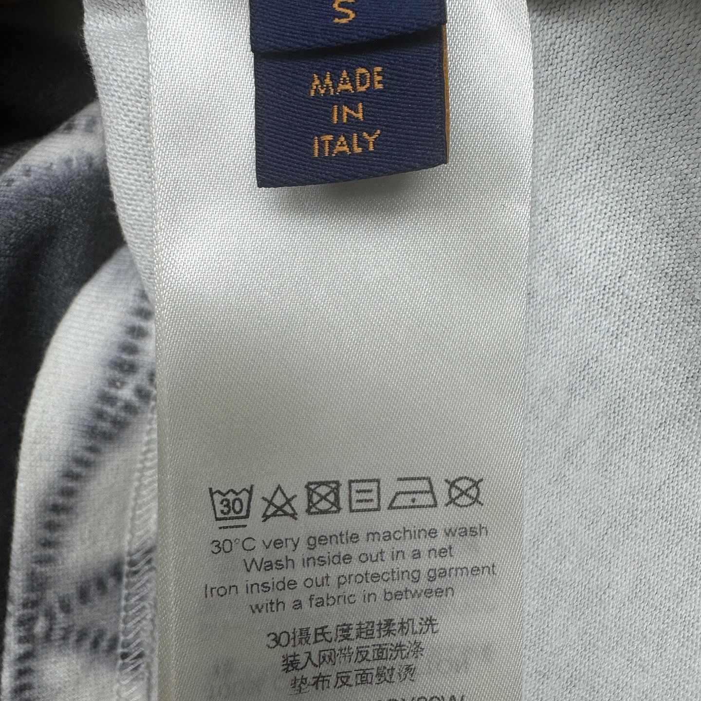 Louis Vuitton Louis Vuitton Monogram Tie-Dye T-Shirt Size S Size US S / EU 44-46 / 1 - 4 Thumbnail